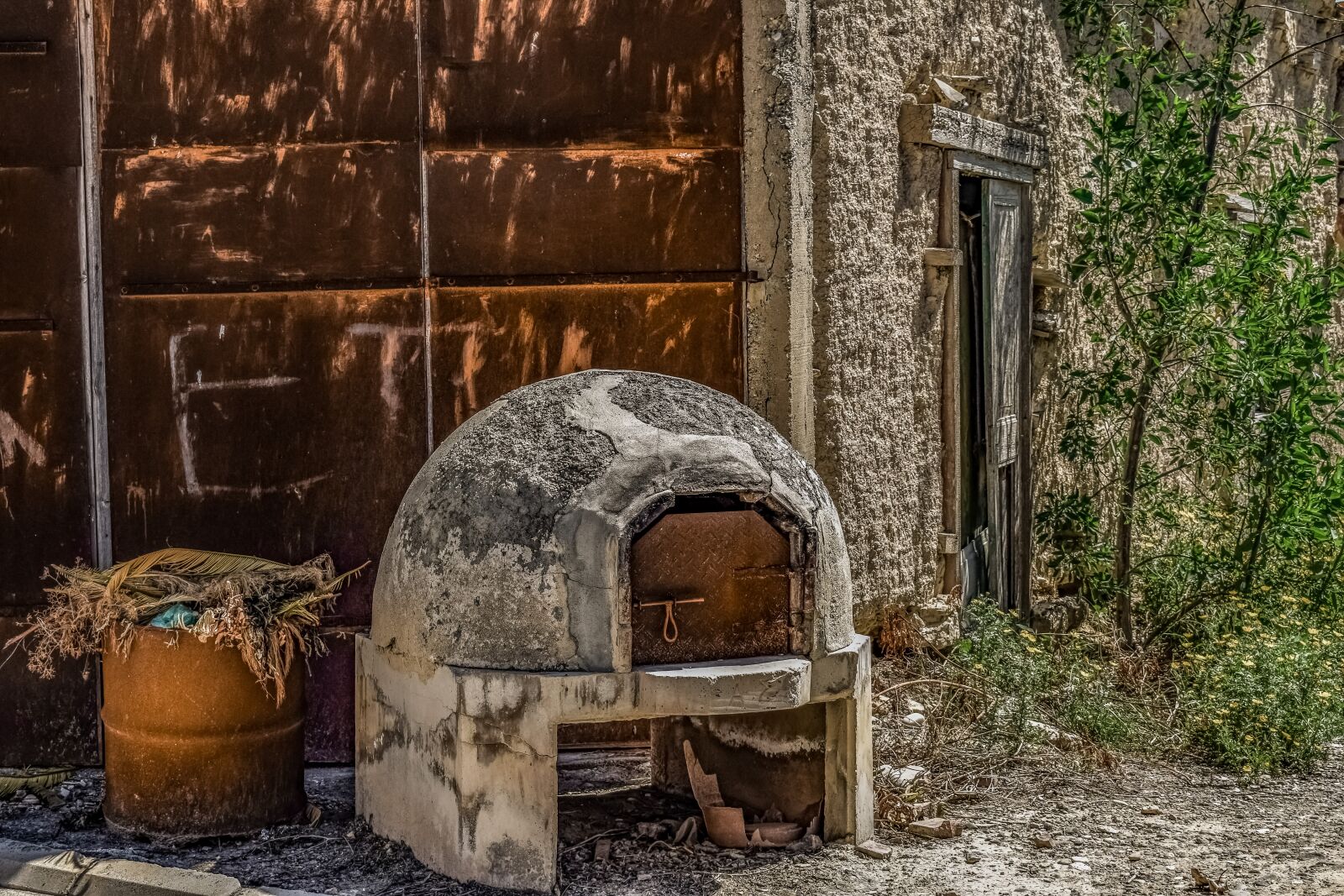 Nikon D3300 sample photo. Decay, rust, furnace photography