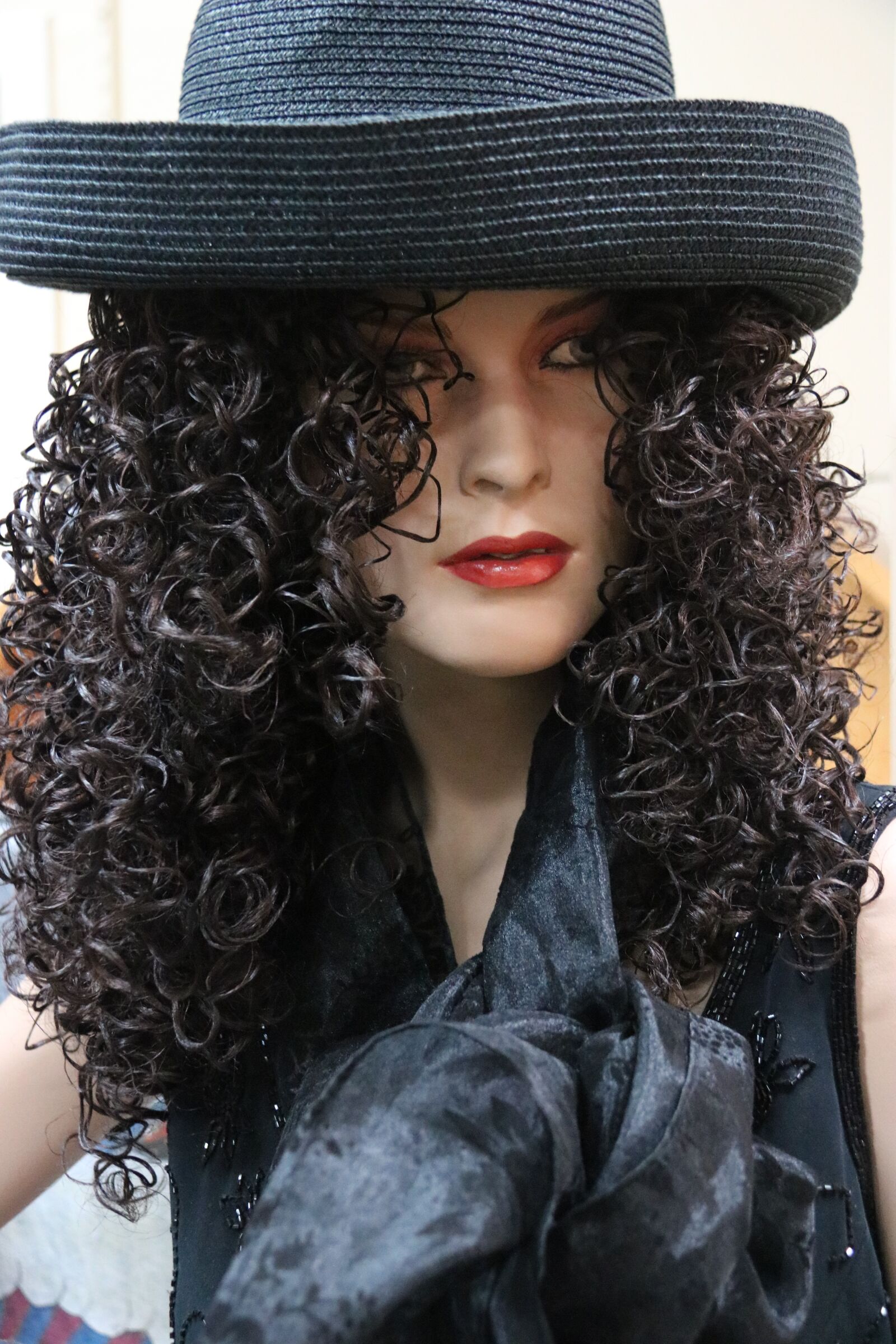 Canon EOS 750D (EOS Rebel T6i / EOS Kiss X8i) sample photo. Mannequin, female, woman photography