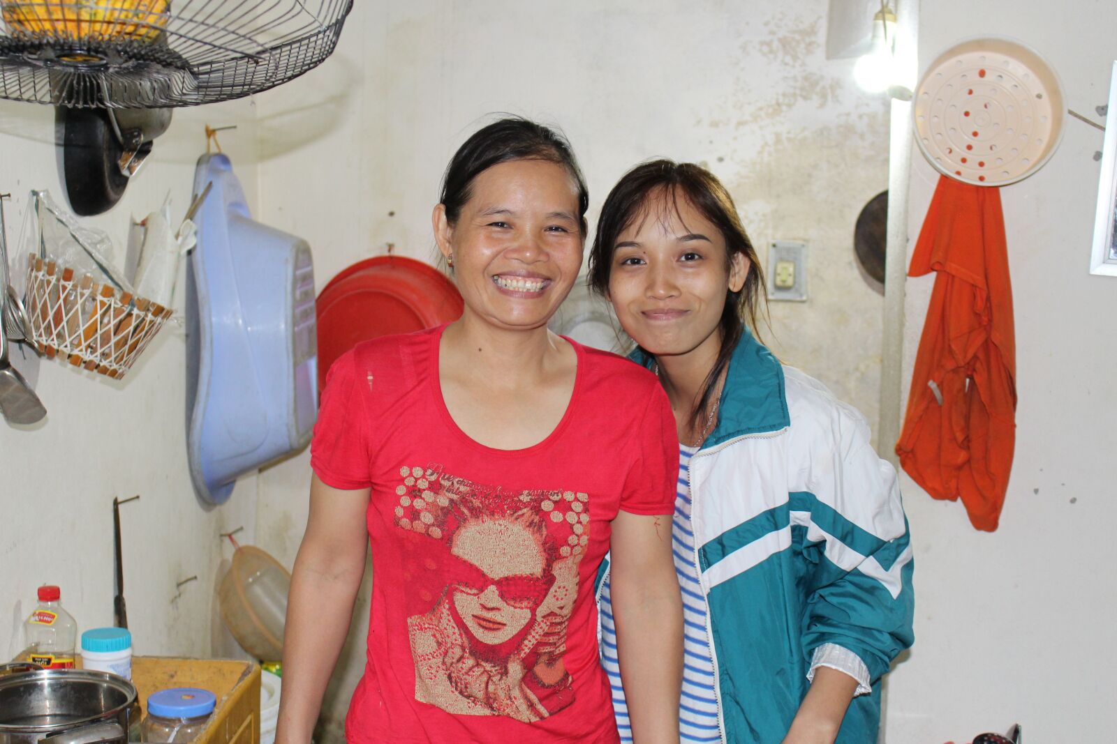 Canon EOS 700D (EOS Rebel T5i / EOS Kiss X7i) sample photo. People, family, woman photography
