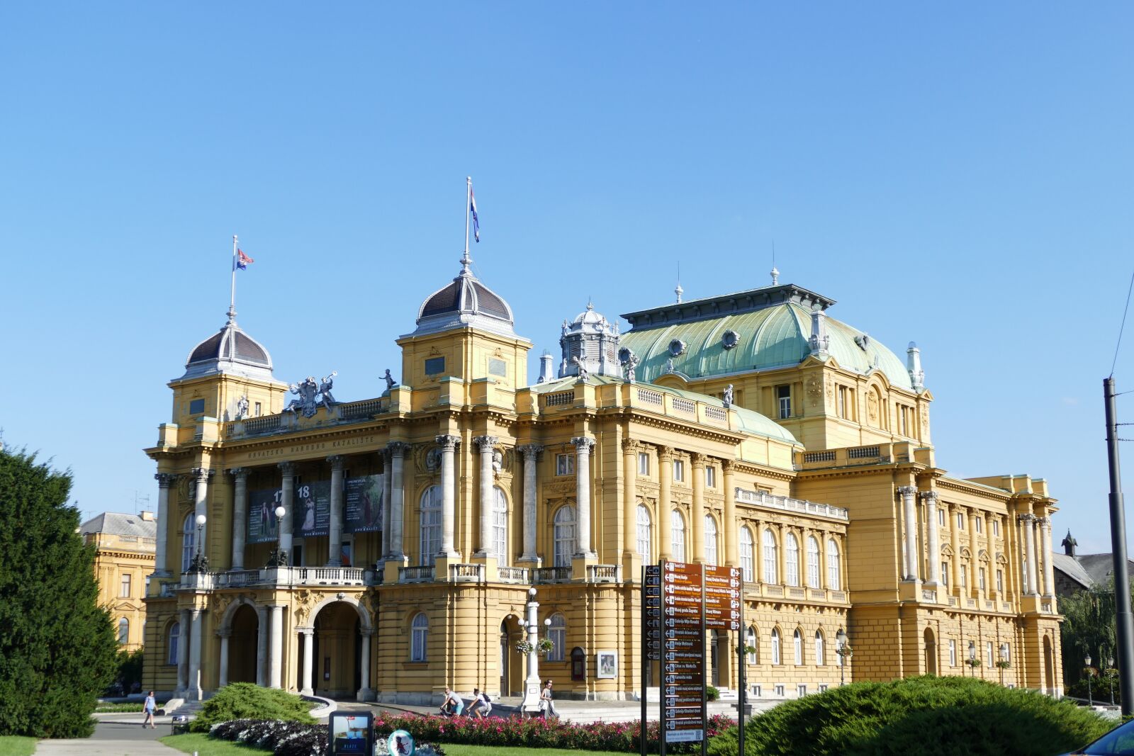 Panasonic Lumix DMC-FZ1000 sample photo. Croatian national theatre, theatre photography