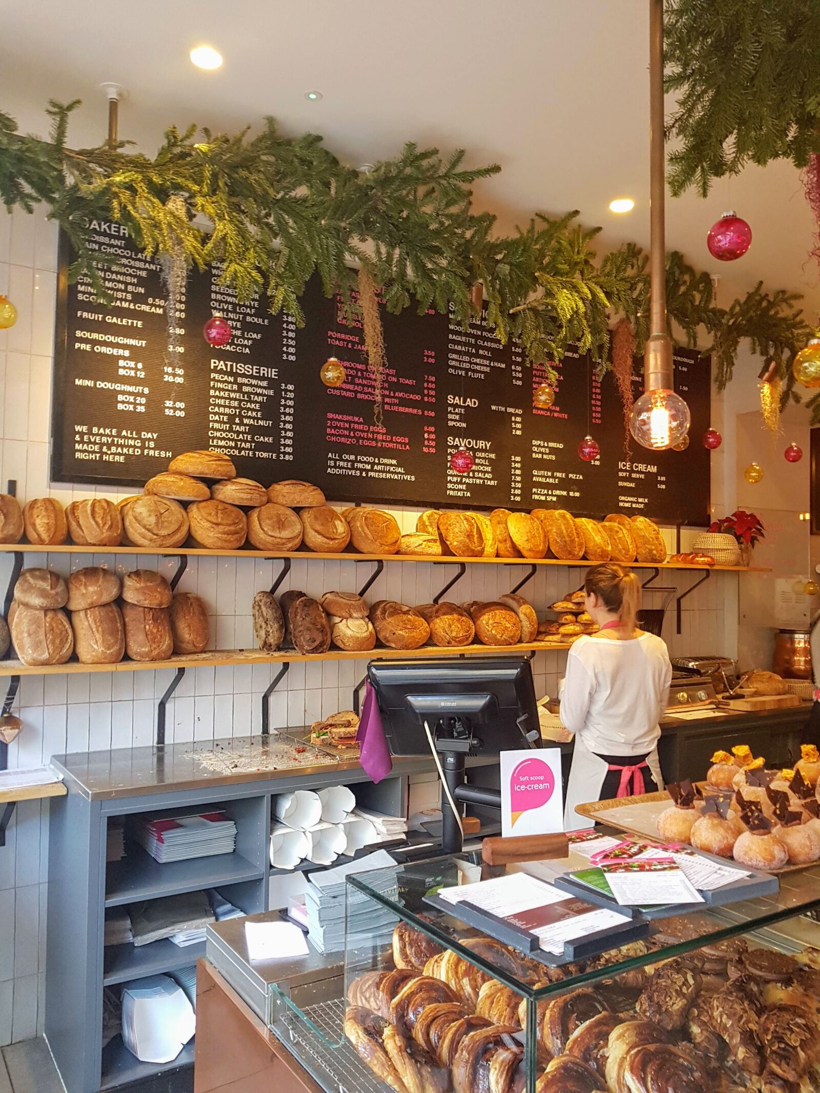 Samsung Galaxy S7 Edge sample photo. Bakery, baker's shop, bread photography