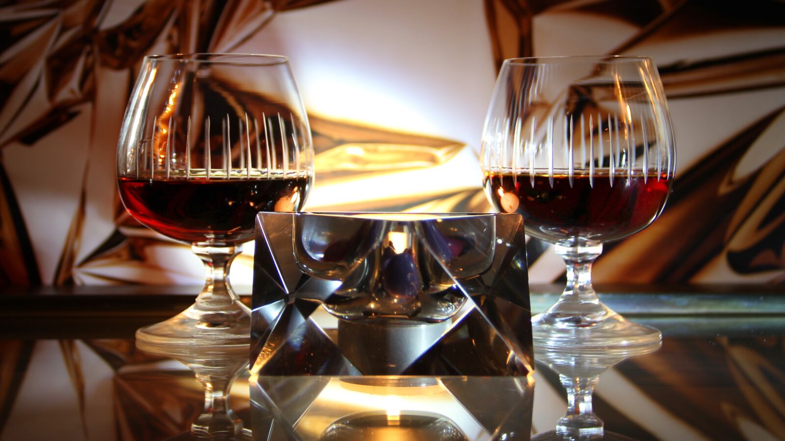 Canon EF-S 18-135mm F3.5-5.6 IS sample photo. Cognac, glasses, alcohol photography
