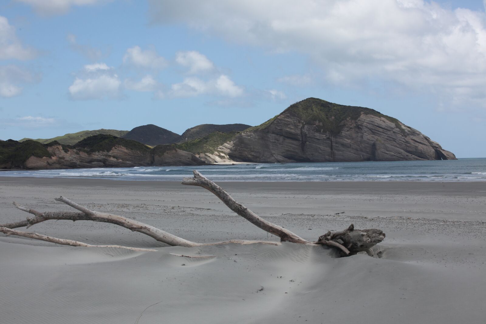 Canon EOS 5D Mark II sample photo. Wharariki beach, new zealand photography