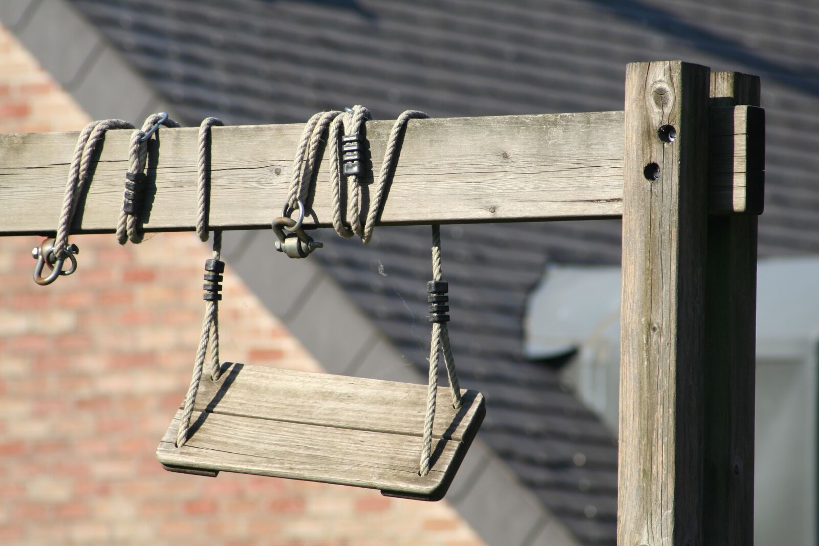 Canon EOS 350D (EOS Digital Rebel XT / EOS Kiss Digital N) sample photo. Wood, swing, outdoor photography
