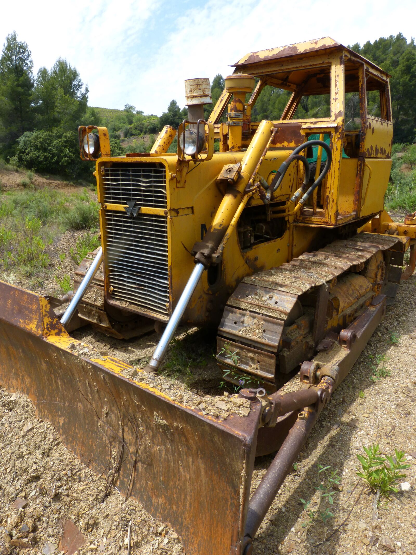 Panasonic DMC-FZ62 sample photo. Excavator, machinery, old photography