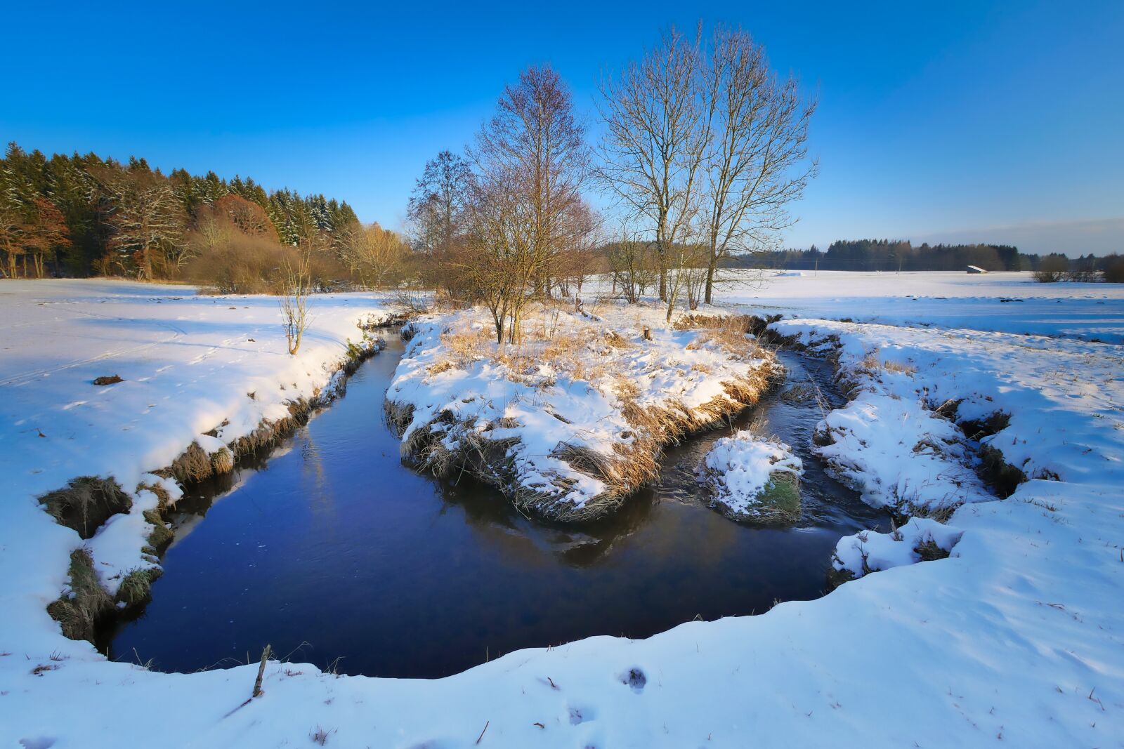 Panasonic Lumix DMC-GX8 sample photo. Snow, waters, nature photography