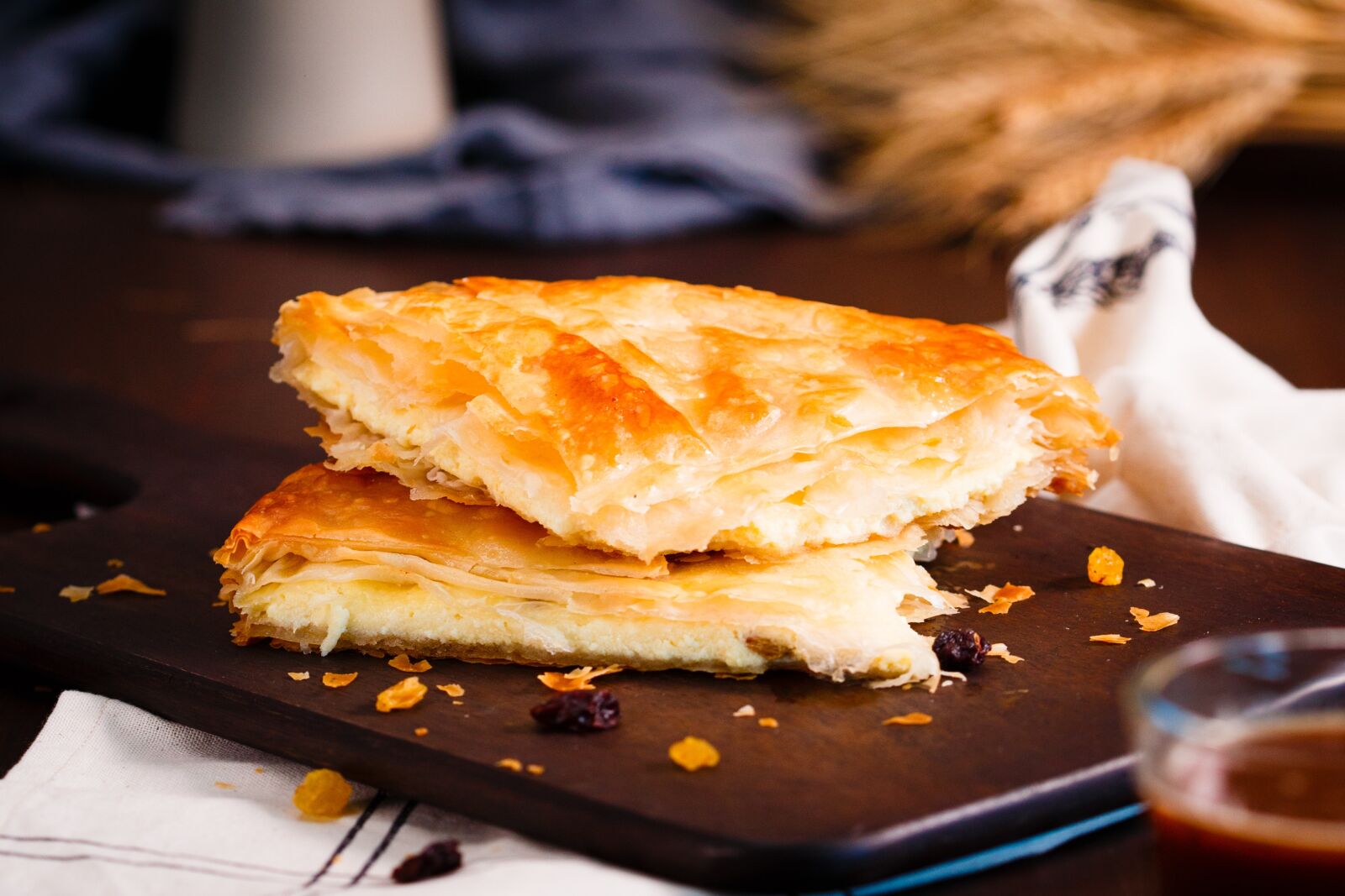 Canon EF 100mm F2.8 Macro USM sample photo. Pie, moldavian pie, romanian photography