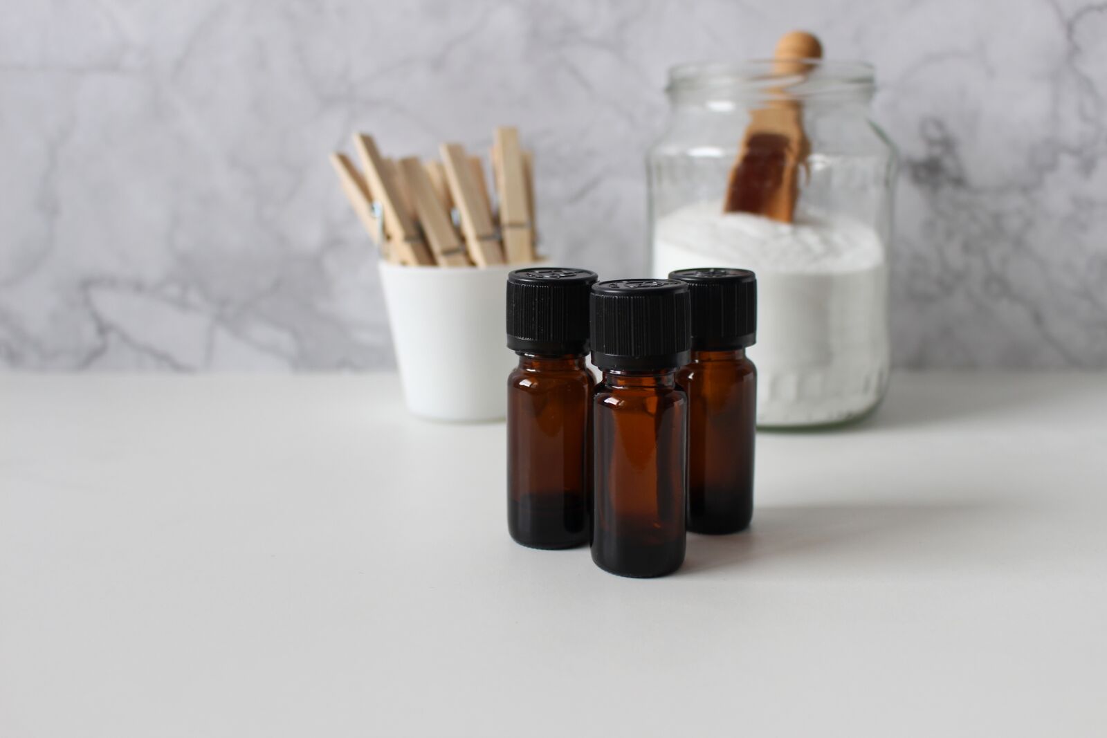 Canon EOS 700D (EOS Rebel T5i / EOS Kiss X7i) sample photo. Essential oils, wash, wood photography