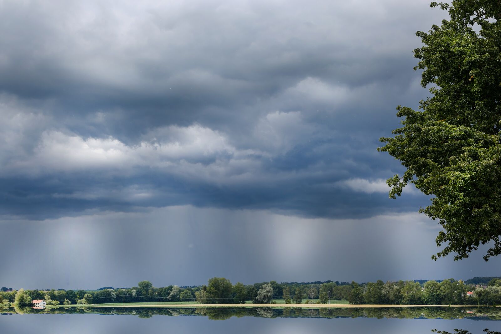 Canon EF 24-105mm F4L IS USM sample photo. Weather, clouds, sky photography