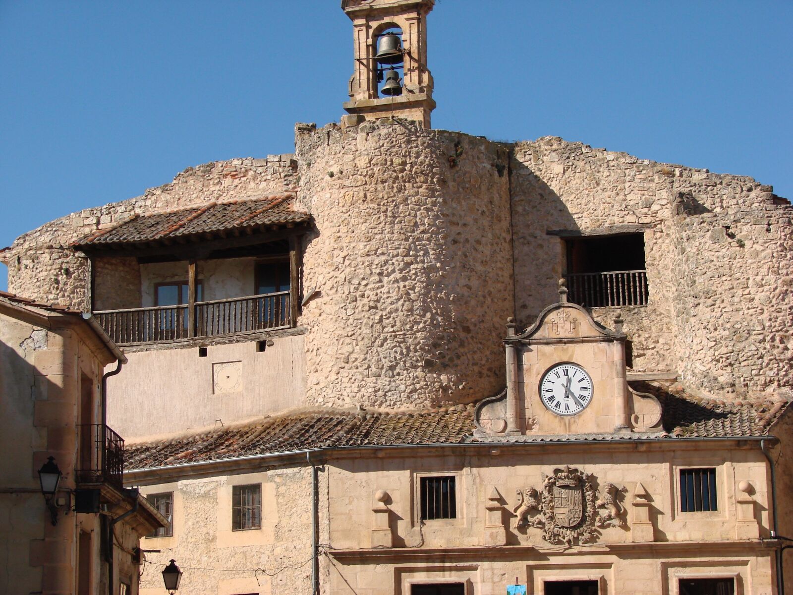 Sony DSC-H5 sample photo. Clock, bell tower, construction photography