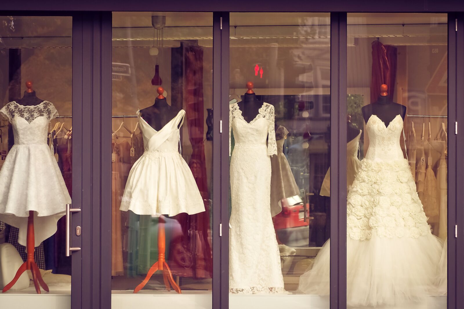 Olympus OM-D E-M10 sample photo. Business, window, music photography