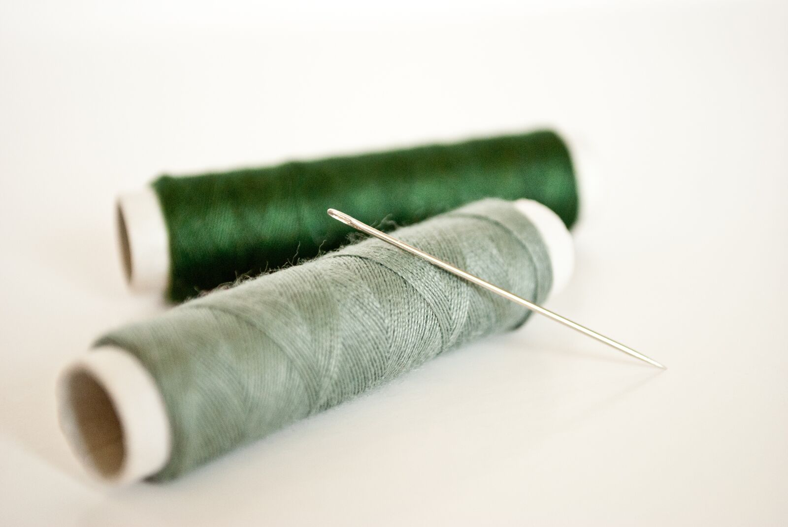 Nikon D3000 sample photo. Objects, thread, needles photography