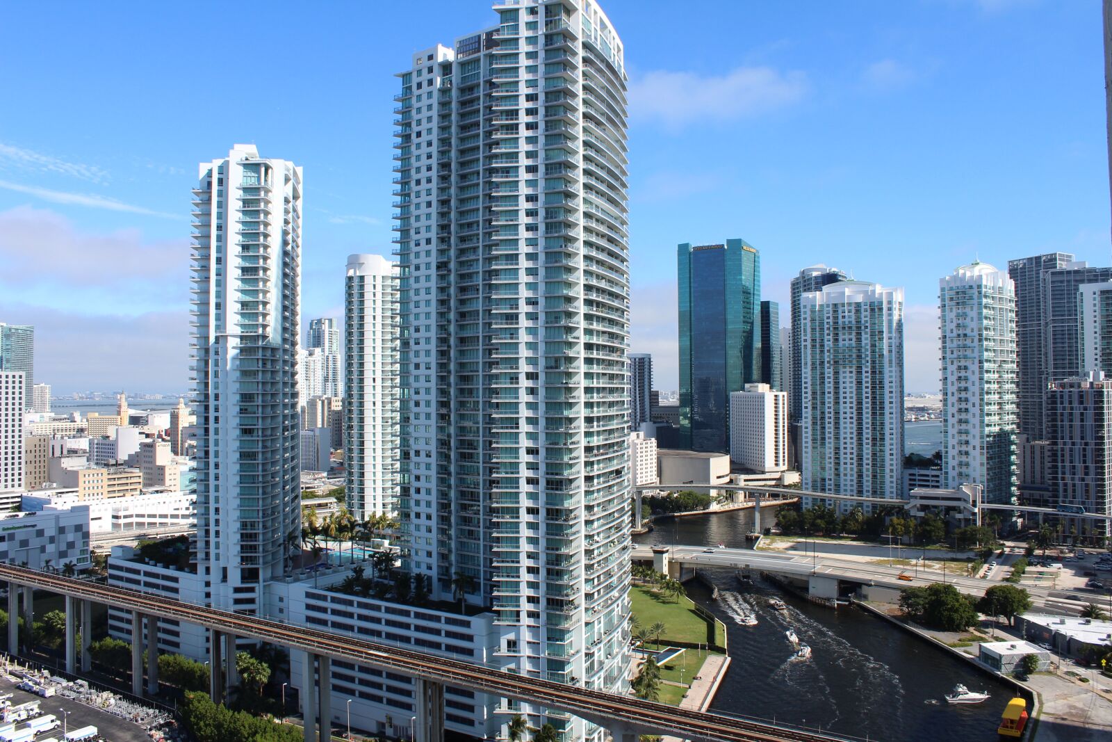 Canon EOS 1300D (EOS Rebel T6 / EOS Kiss X80) sample photo. City, miami photography