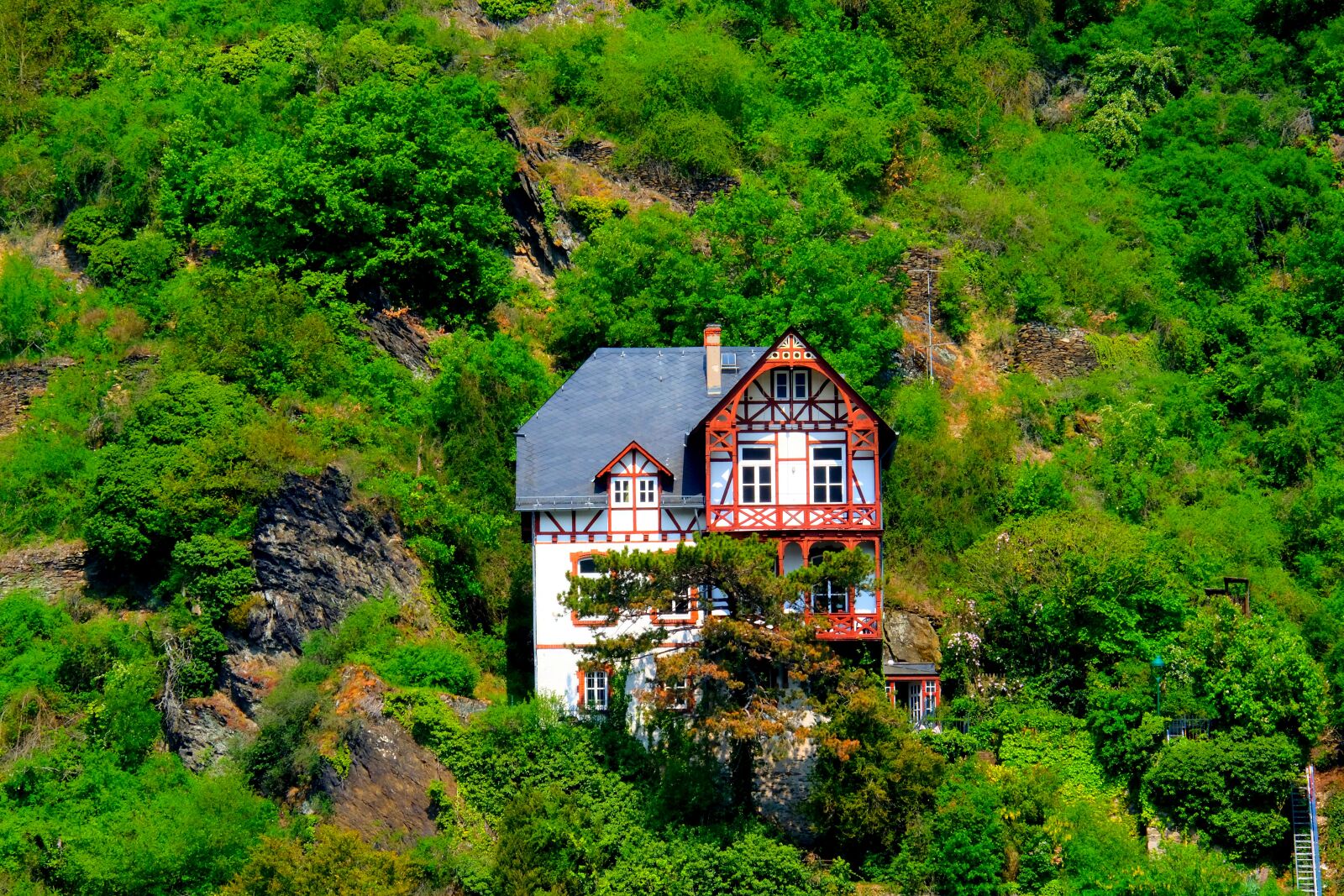 Fujifilm X-T20 sample photo. House, mountain, landscape photography