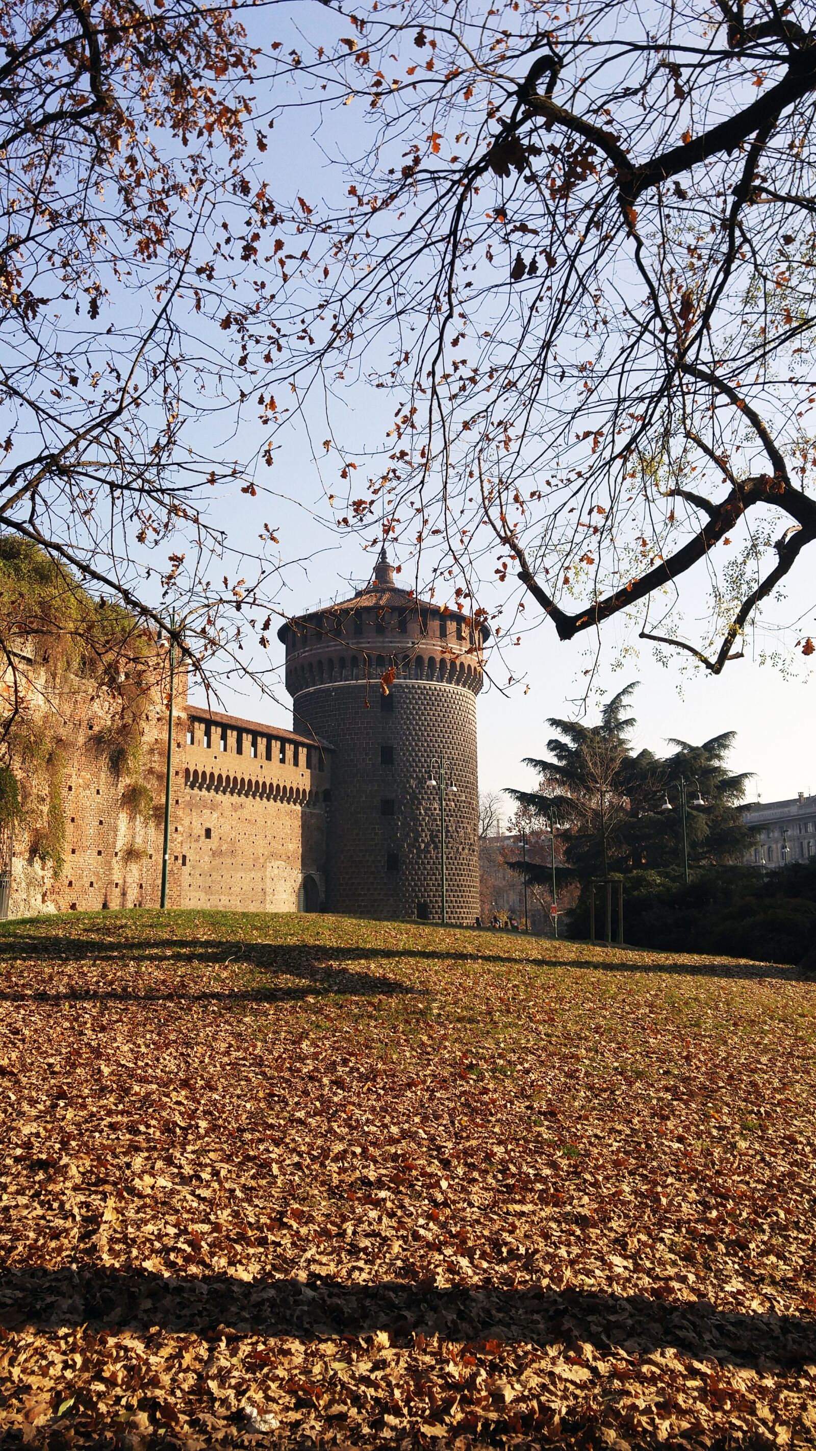 LG G4 sample photo. Castle, autumn, middle ages photography