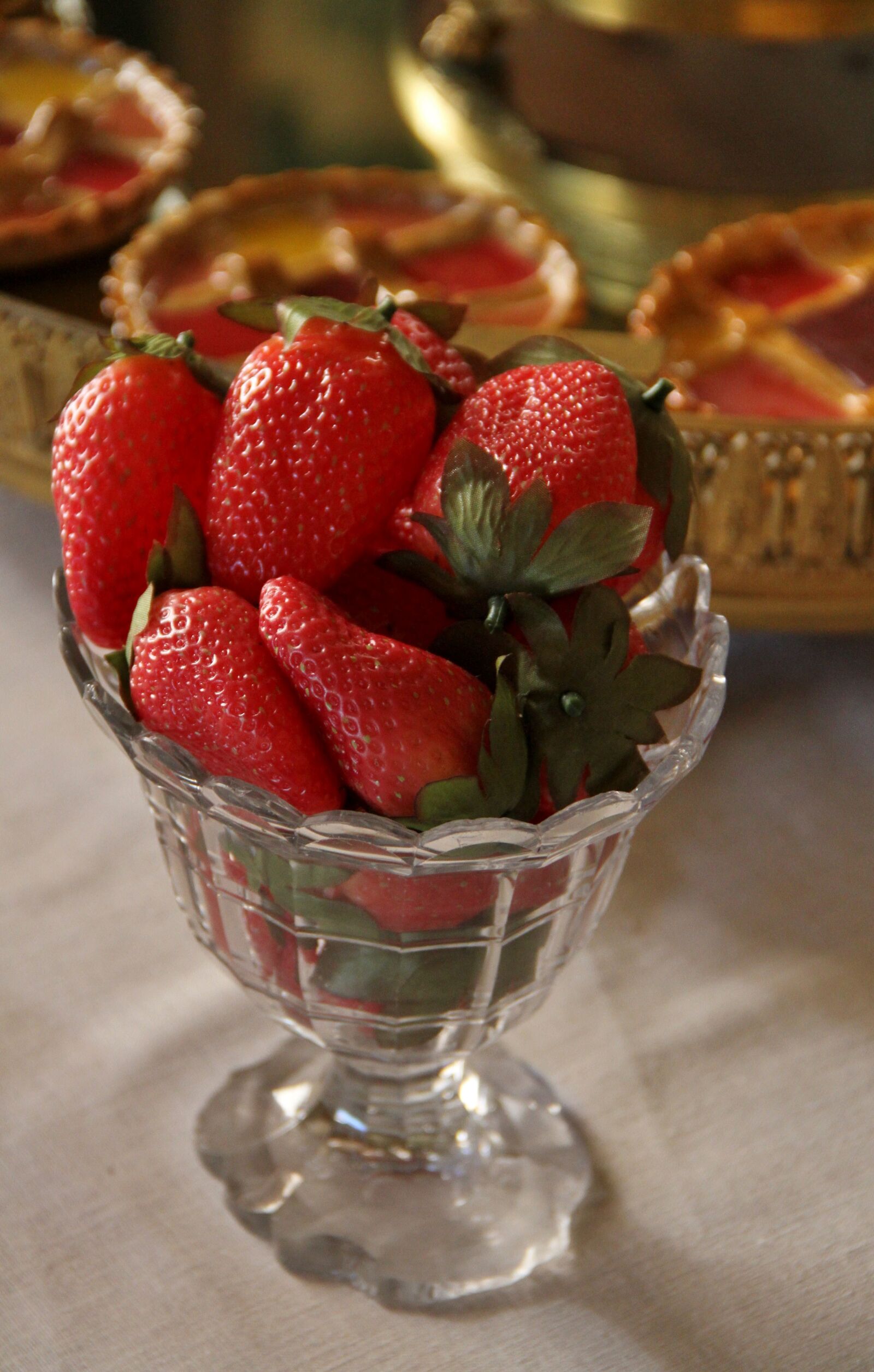 Canon EOS 7D sample photo. Strawberries, fruit, cream tea photography