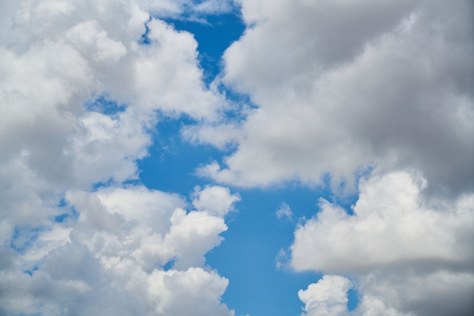 Sony a7R II sample photo. Cloud, blue, composition photography