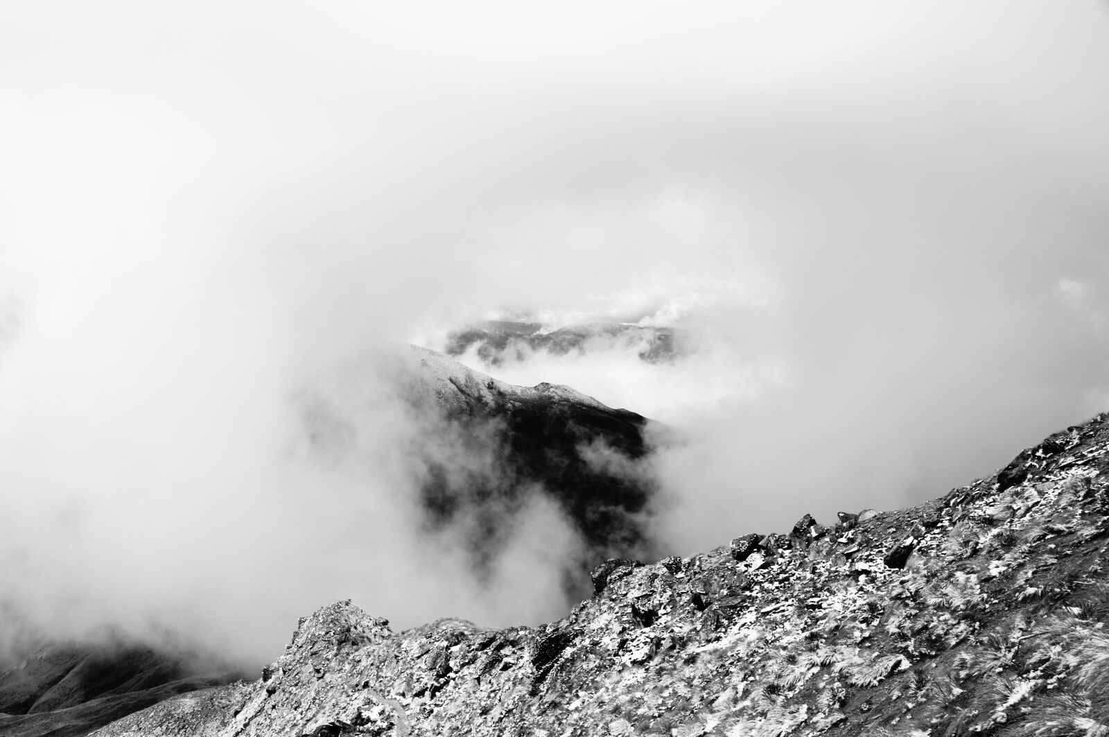 Sony SLT-A55 (SLT-A55V) sample photo. Fog, new zealand, snow photography