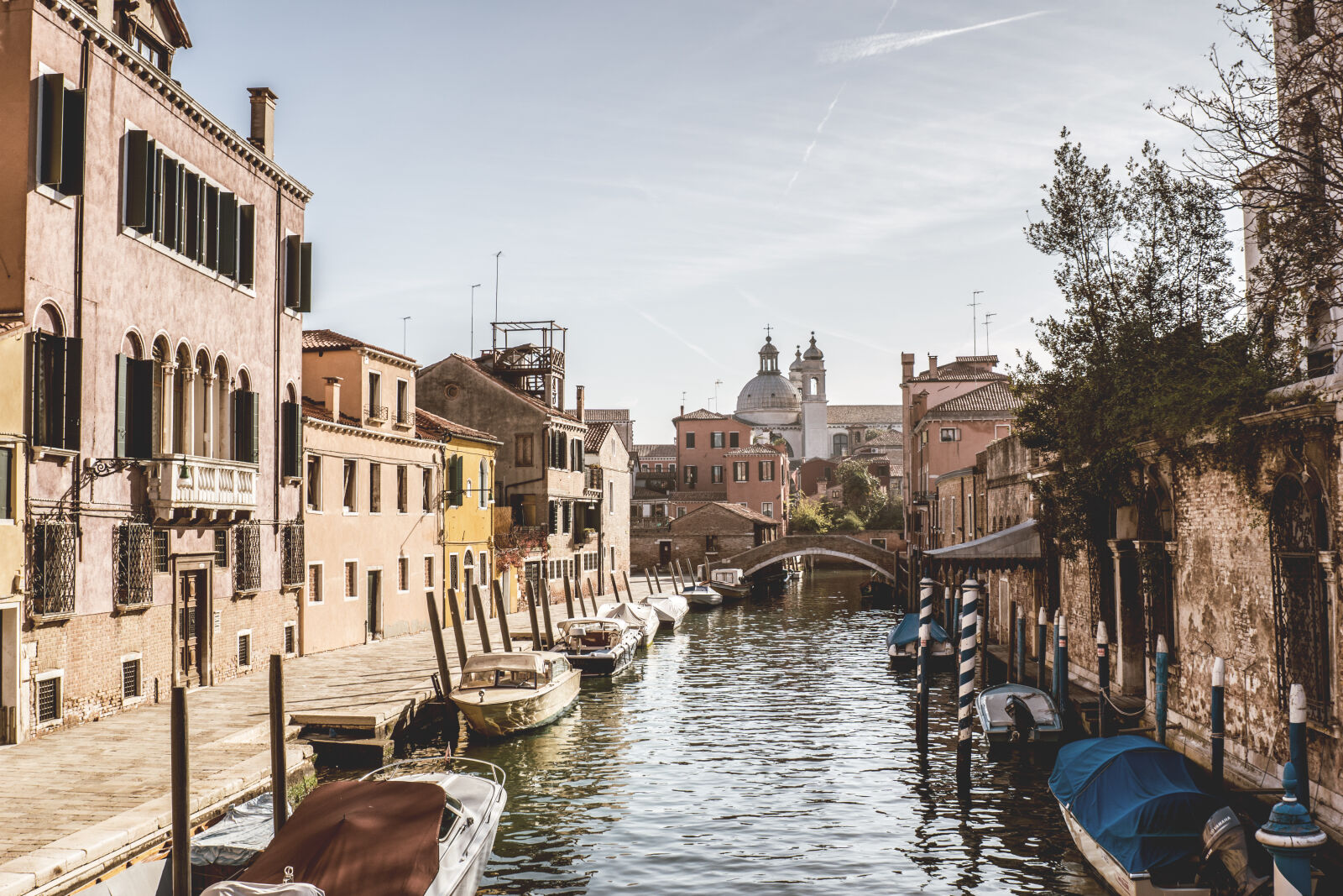 24-70mm F2.8-2.8 SSM sample photo. Architecture, boats, bridge, building photography