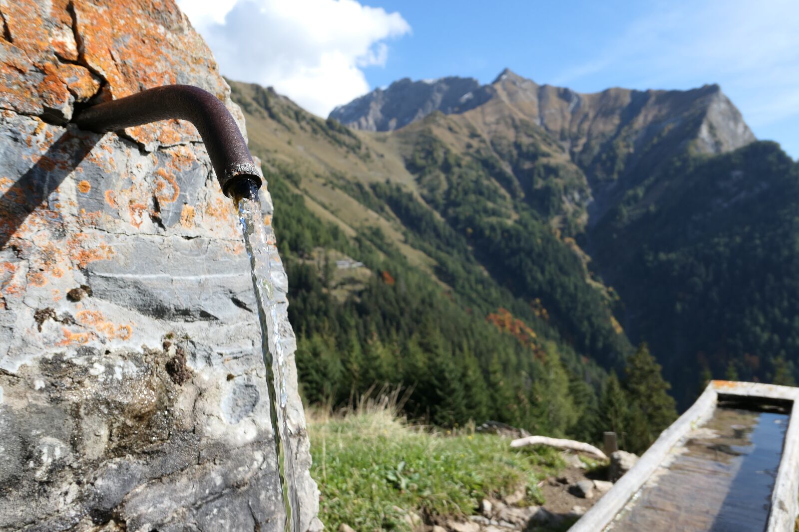 Panasonic Lumix DMC-LX10 (Lumix DMC-LX15) sample photo. Water, fountain, mountains photography