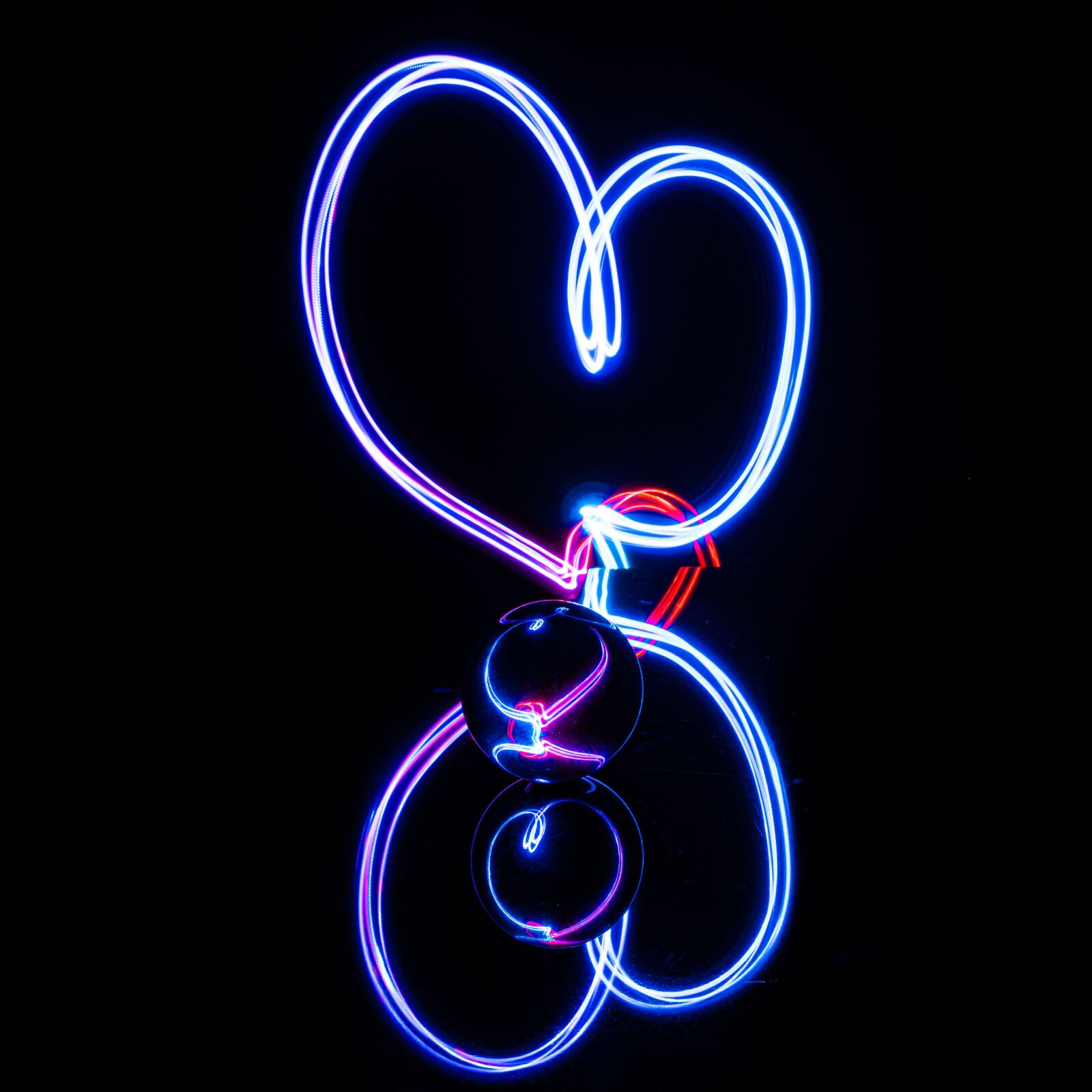 Olympus OM-D E-M1 Mark II sample photo. Reflection, lightpainting, lichtmalerei photography