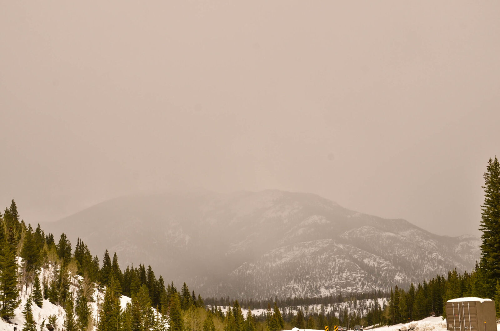 Nikon D7000 + Nikon AF-S DX Nikkor 35mm F1.8G sample photo. Fog, mountain, mountains, national photography