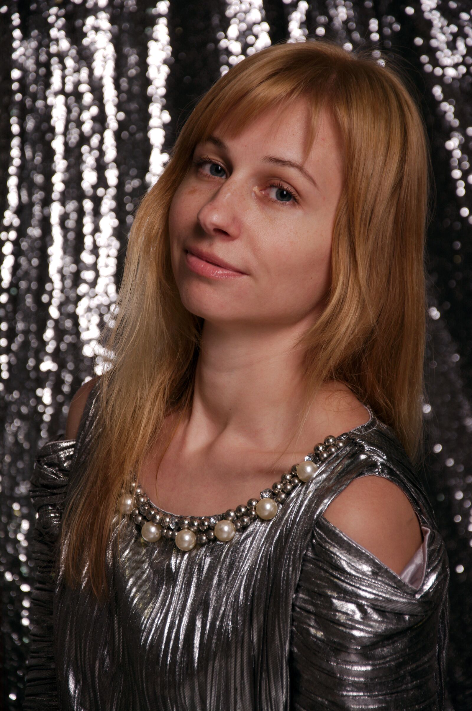 Nikon D7100 sample photo. Portrait, tinsel, glamour photography