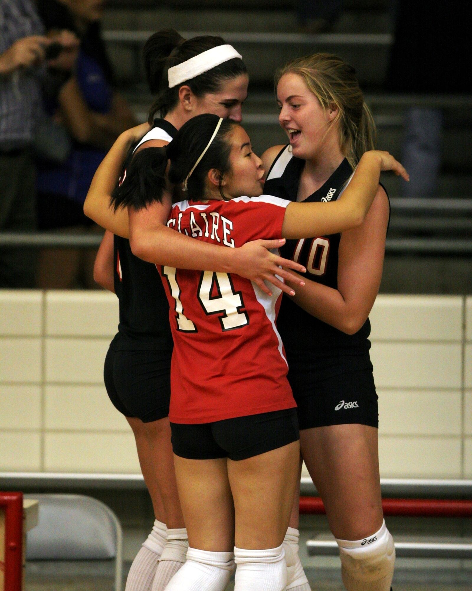 Canon EOS 20D sample photo. Volleyball, team, celebration photography