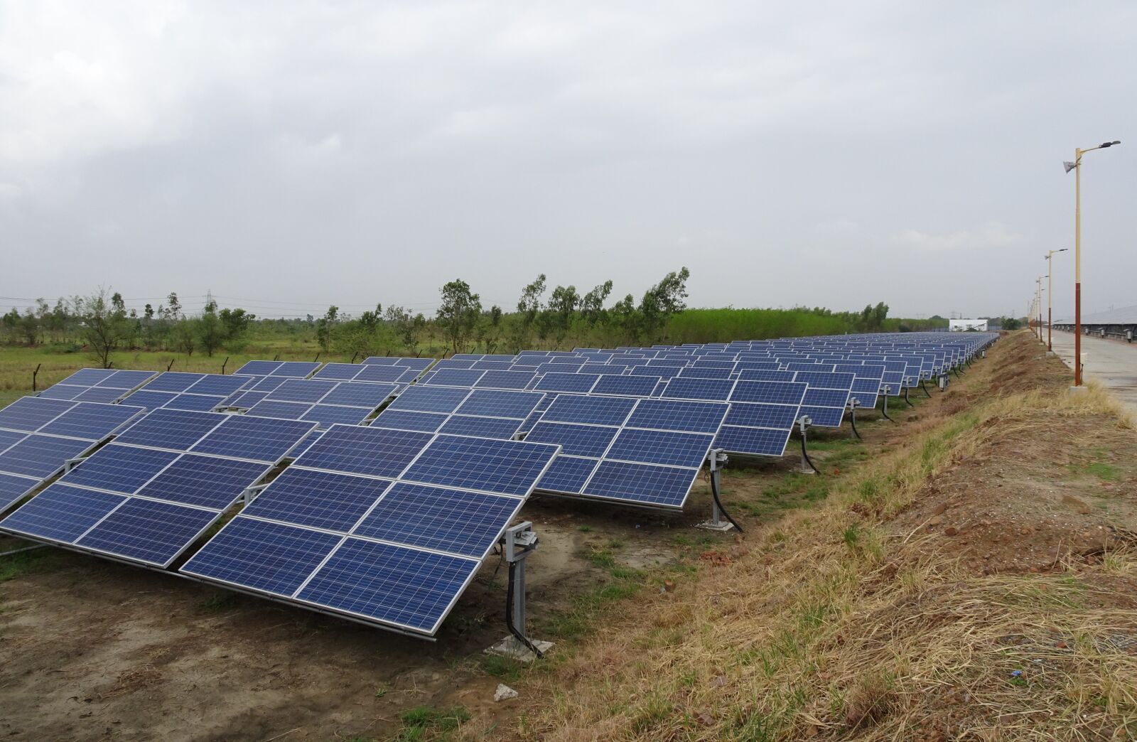 Sony Cyber-shot DSC-HX90V sample photo. Solar panels, renewable energy photography