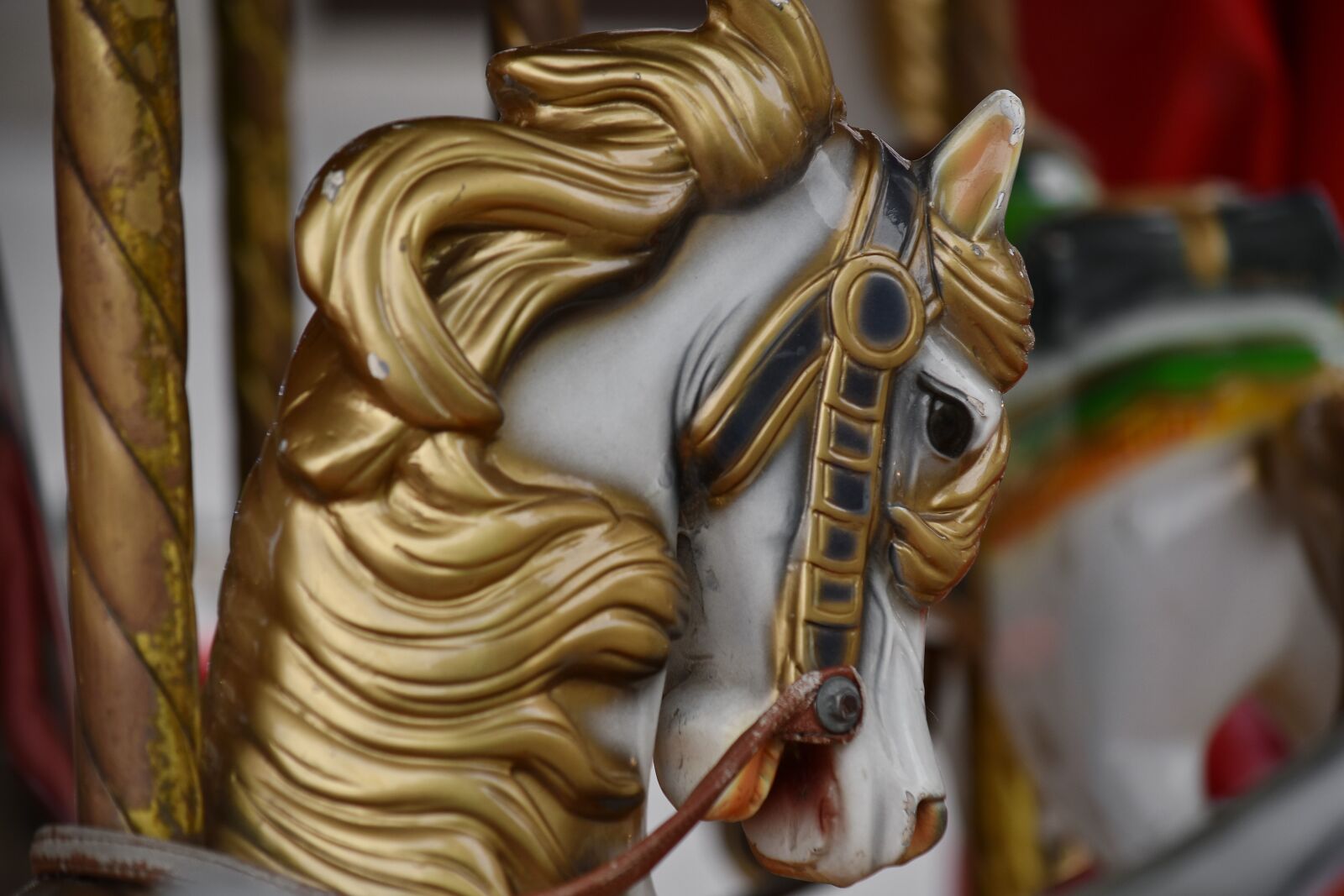 Nikon D5500 sample photo. Antiquity, carousel, colorful, golden photography