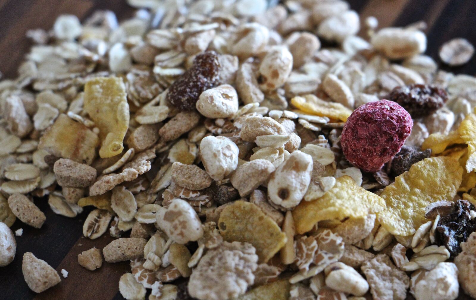 Canon EOS 700D (EOS Rebel T5i / EOS Kiss X7i) sample photo. Muesli, food, breakfast photography