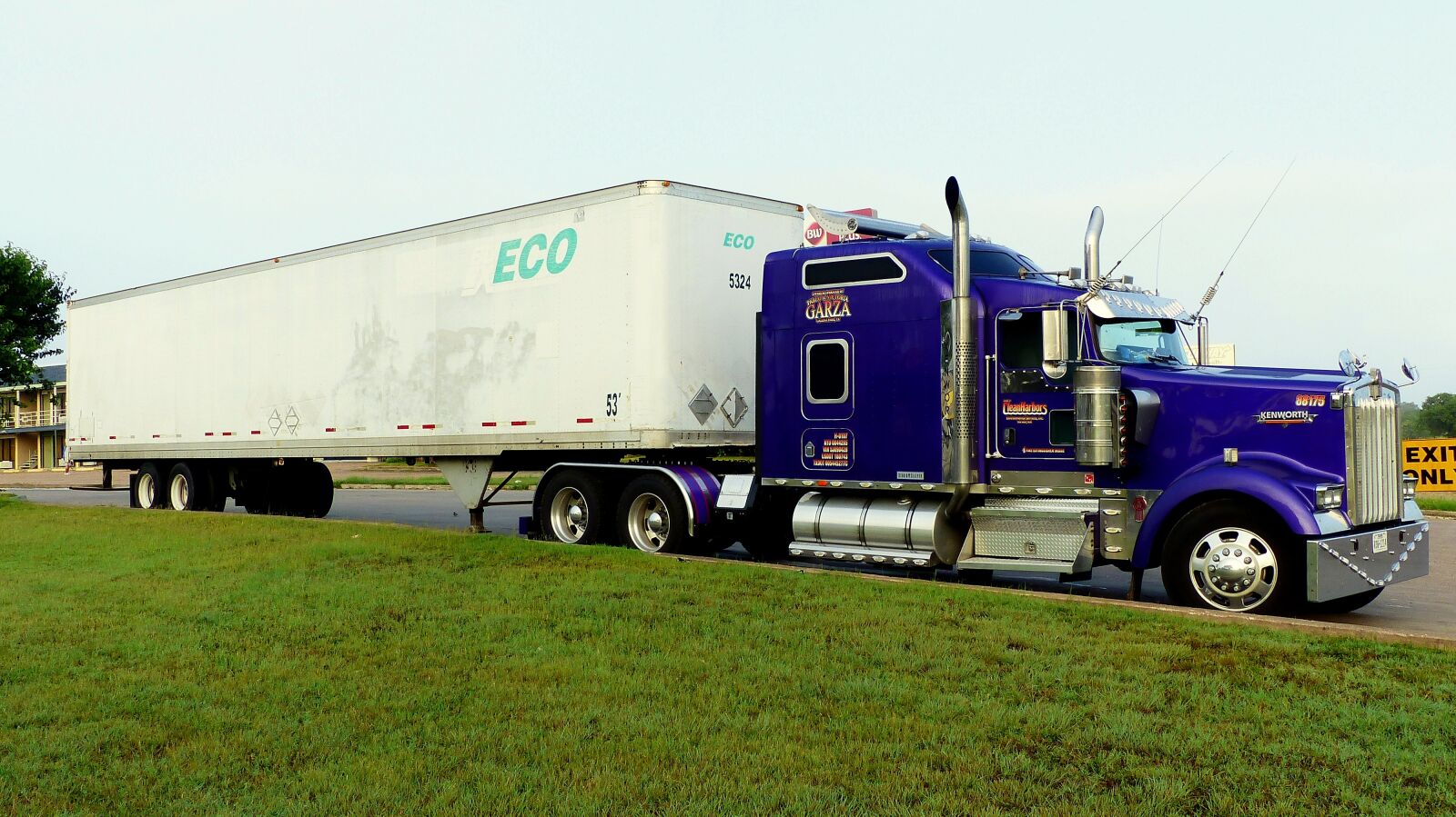 Panasonic Lumix DMC-FZ200 sample photo. Truck, transport, america photography