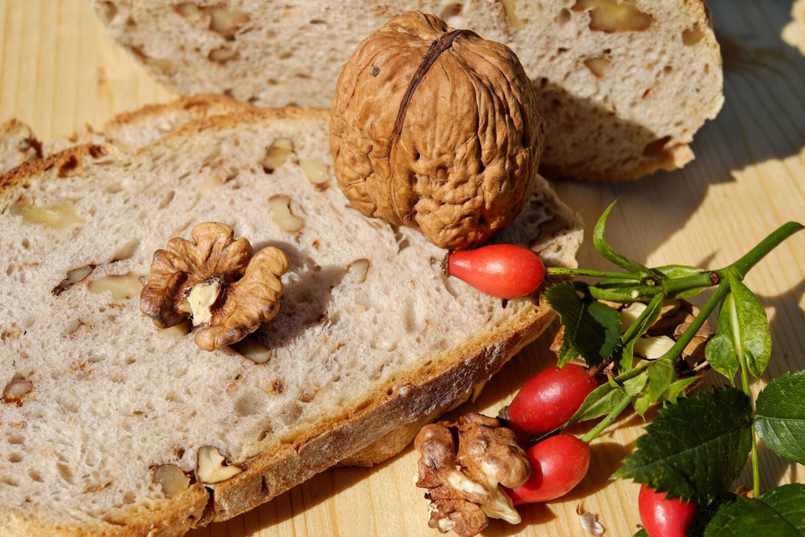 Fujifilm X-T10 + Fujifilm XF 35mm F1.4 R sample photo. Bread, nut bread, walnut photography