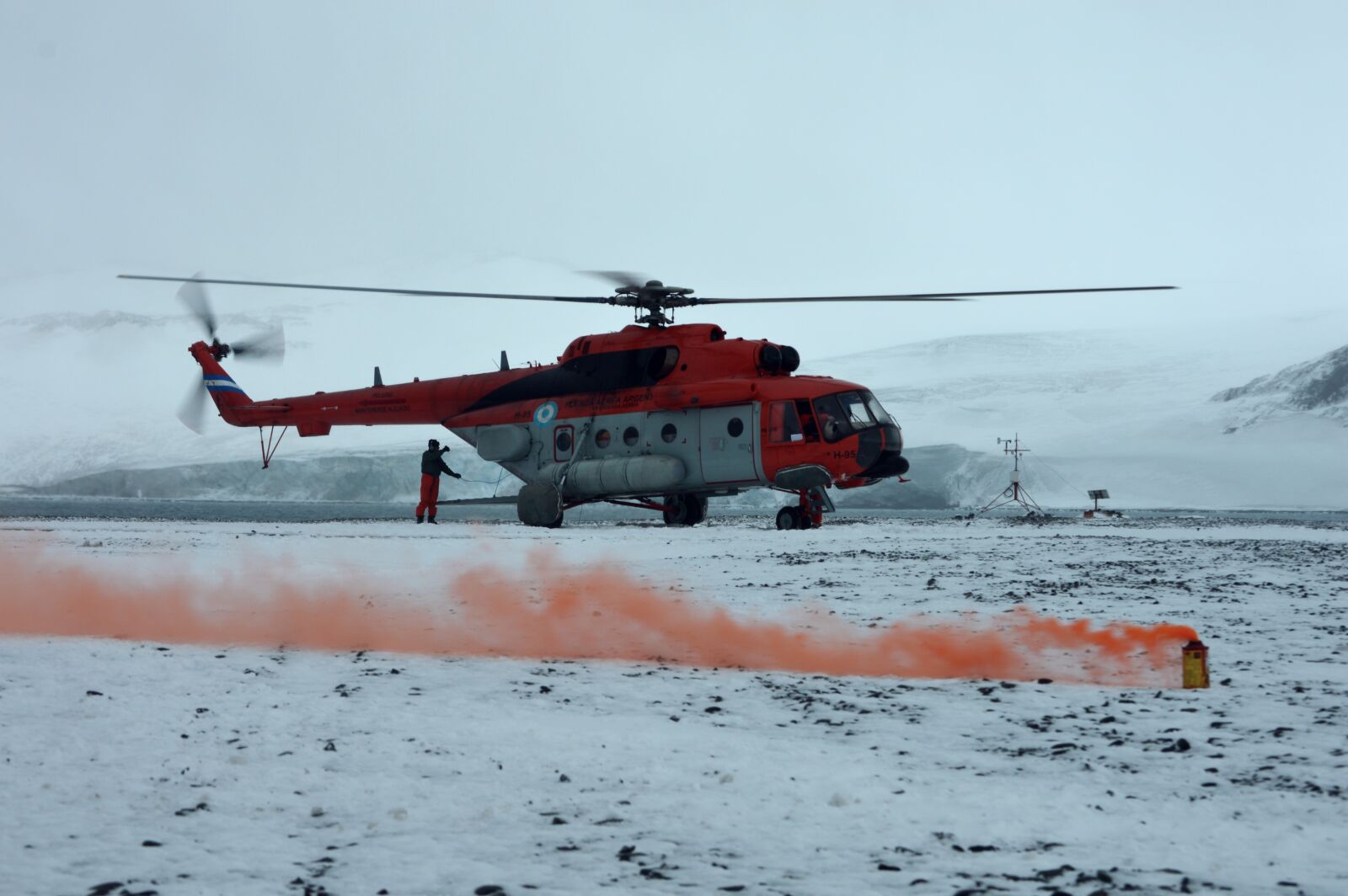 Nikon D3200 sample photo. Helicopter, antarctica, landing photography