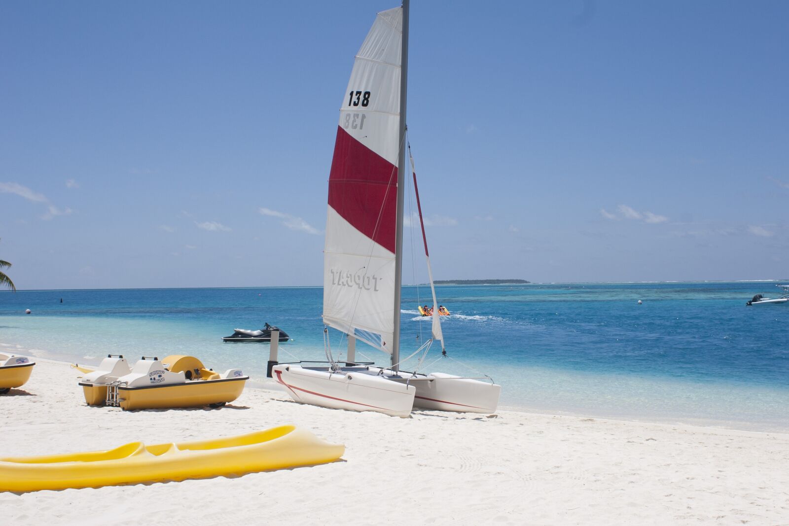 Canon EOS 20D sample photo. Maldives, beach, conrad photography