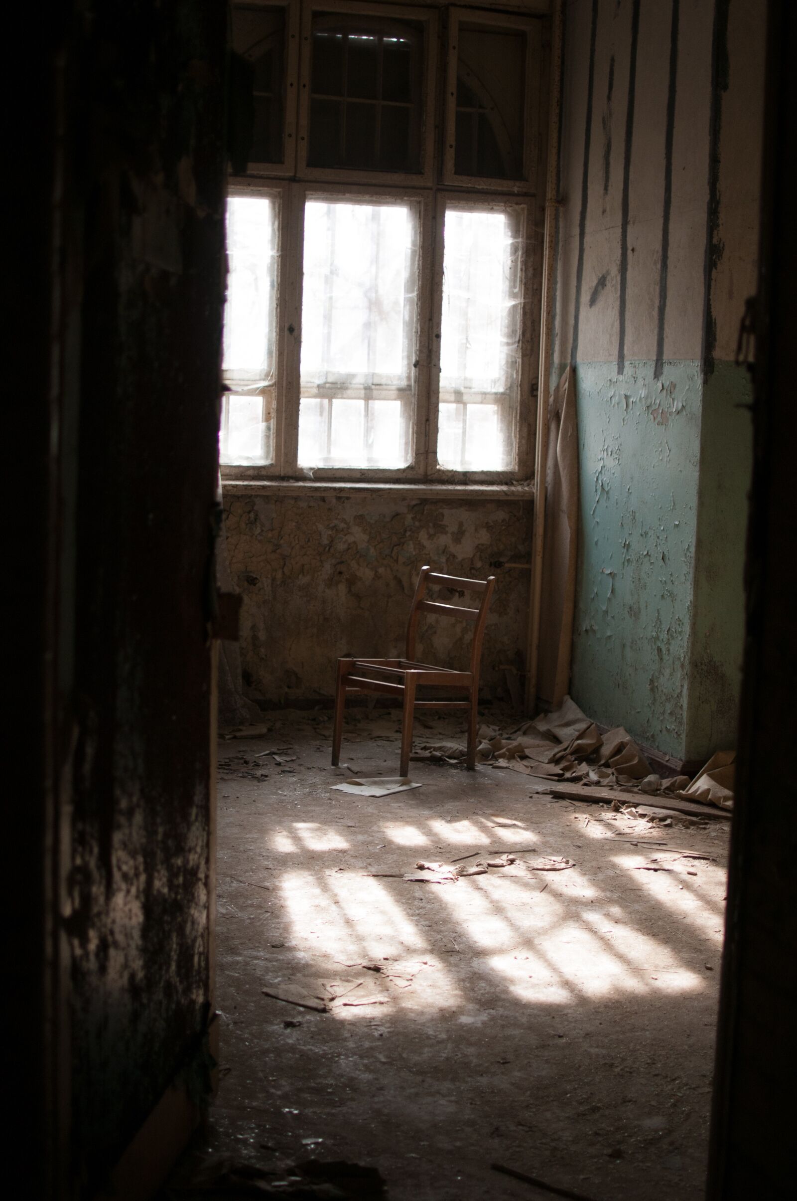 Nikon D300S sample photo. Abandoned, indoors, window photography
