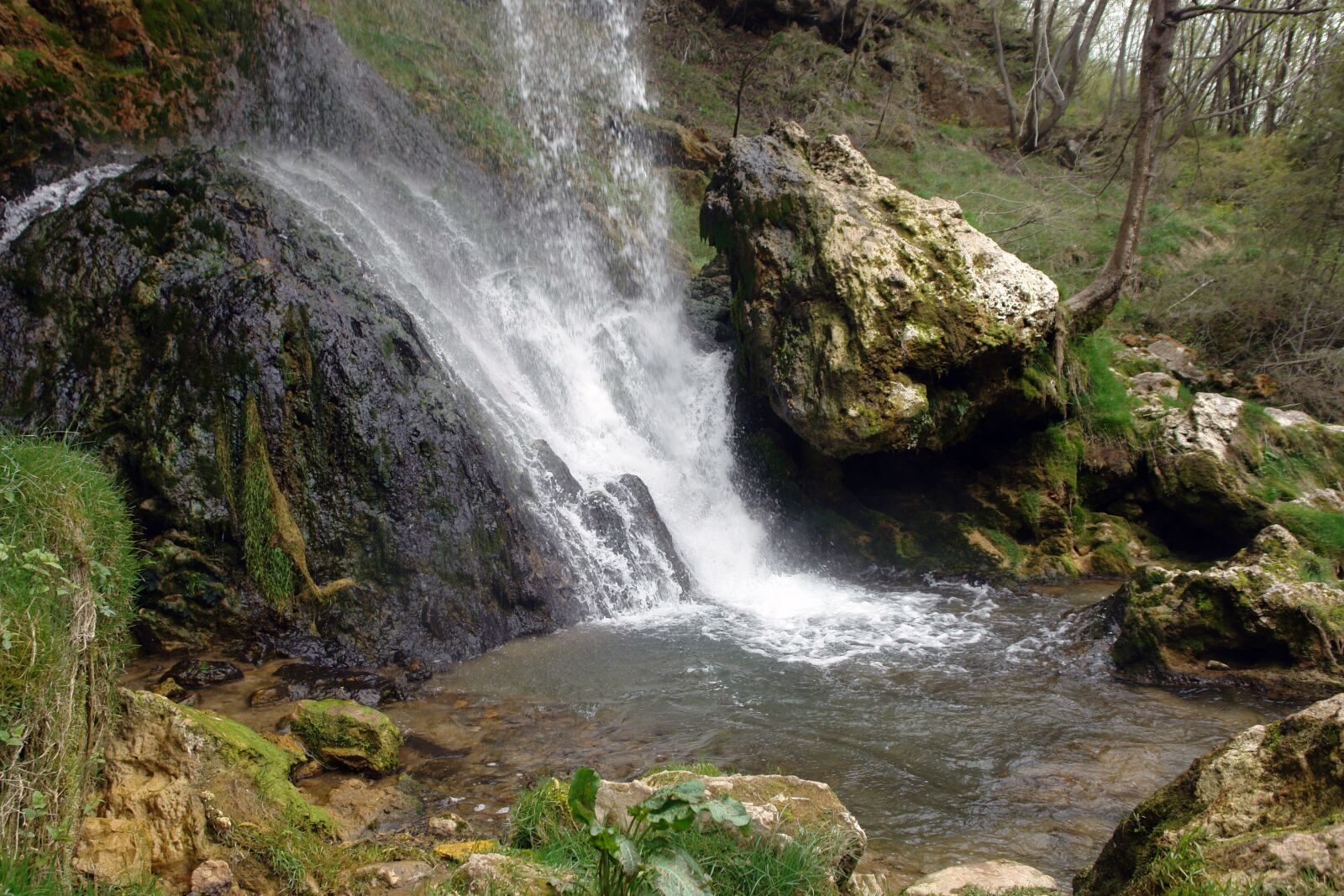 Sony DSC-R1 sample photo. Waterfall, water, mountain photography