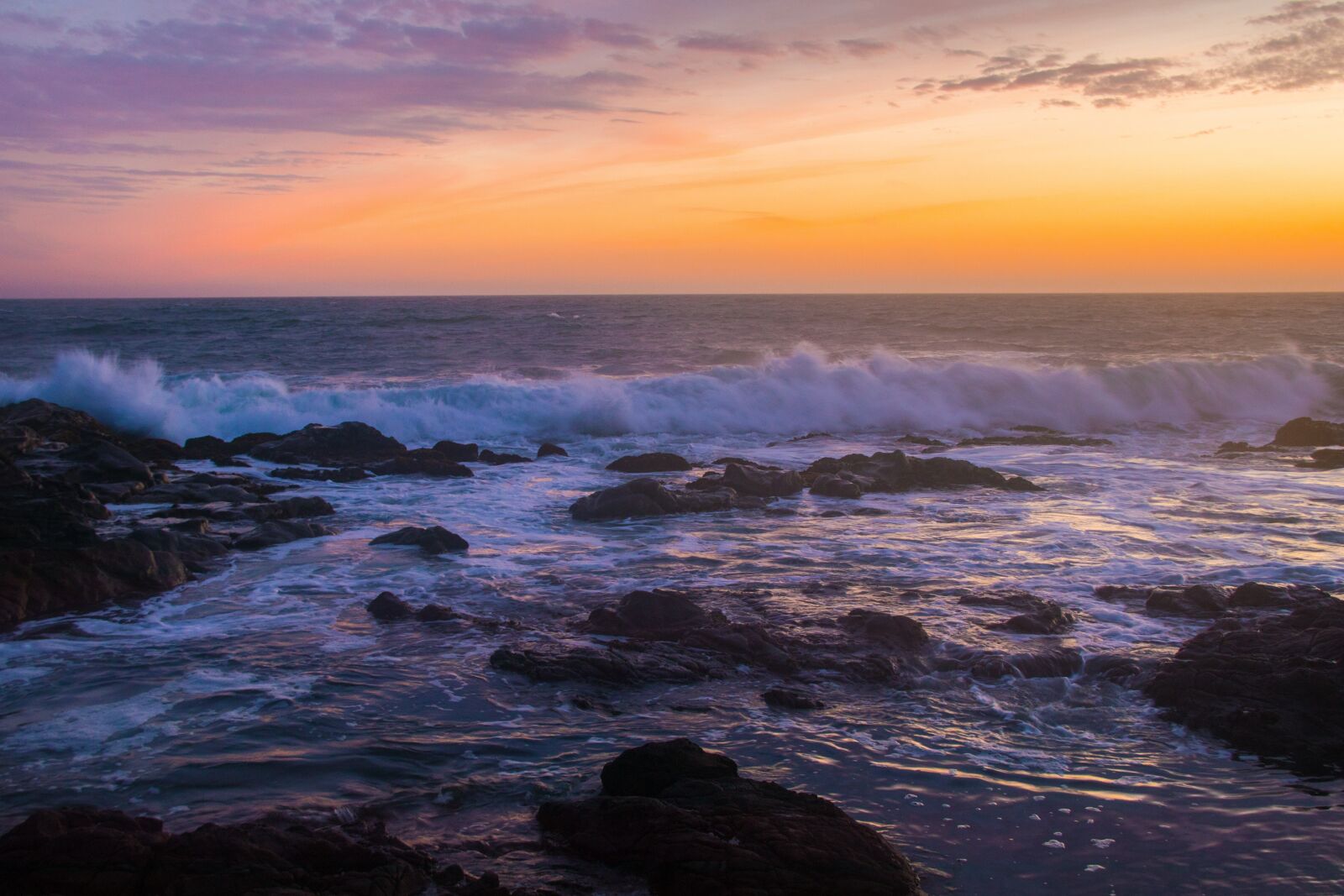 Canon EOS 80D + Canon EF-S 18-200mm F3.5-5.6 IS sample photo. Sunset, beach, coast photography