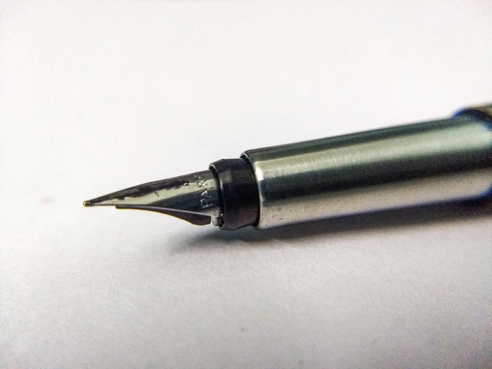 Motorola Moto G (5) Plus sample photo. Pen, parker, nib photography
