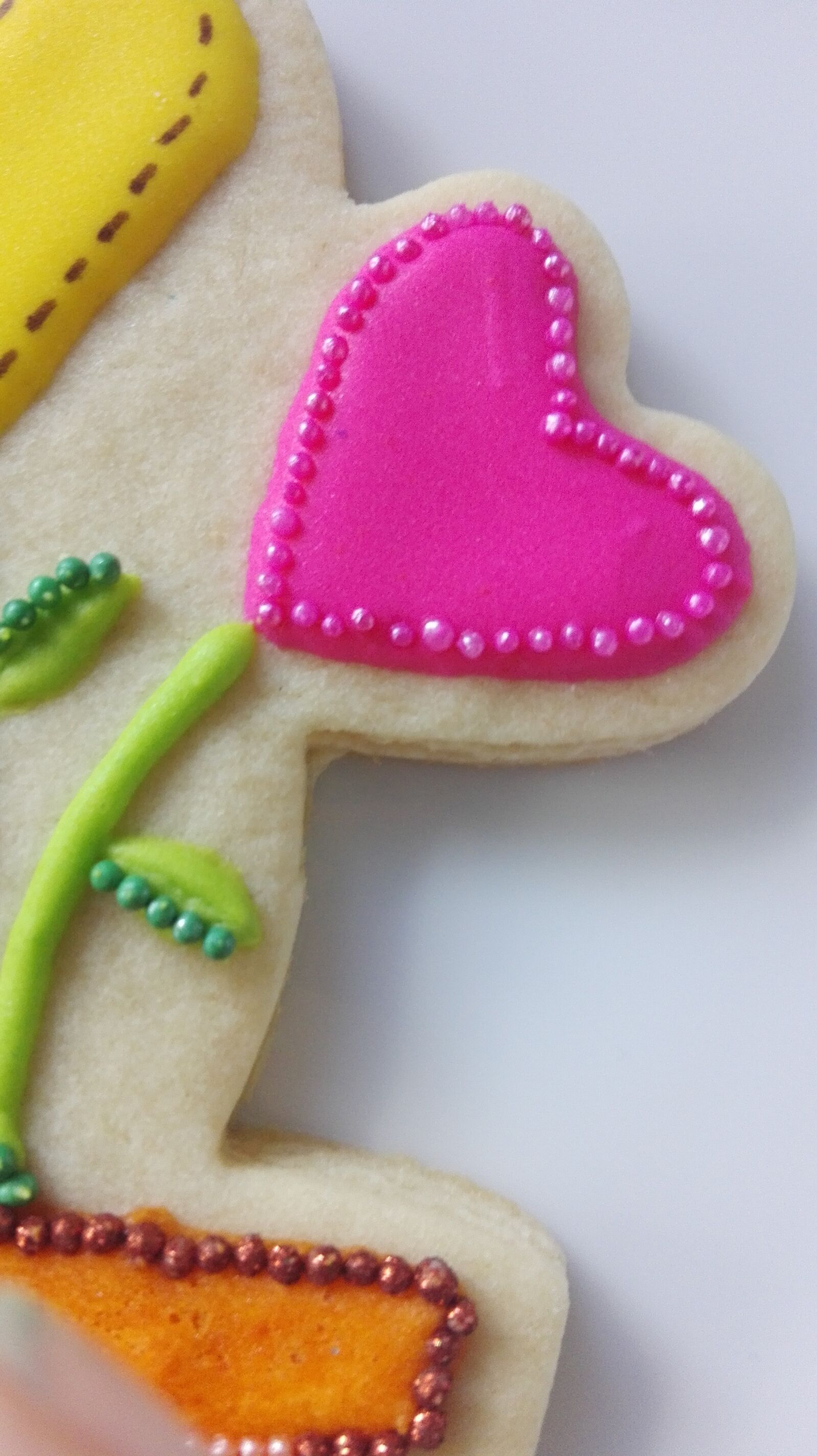 HUAWEI P8 Lite sample photo. Heart, pearl, cookie photography