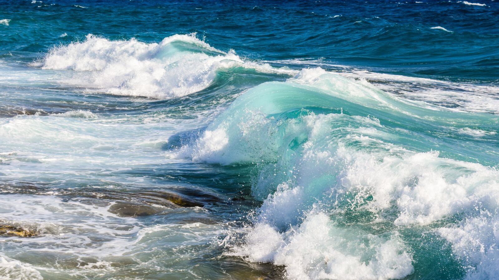 Nikon D3300 sample photo. Wave, smashing, transparent photography