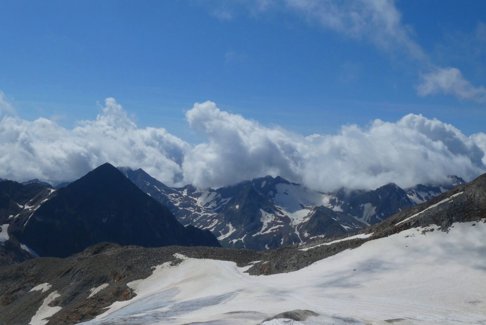 Panasonic Lumix DC-ZS70 (Lumix DC-TZ90) sample photo. Stubai glacier, austria, glacier photography