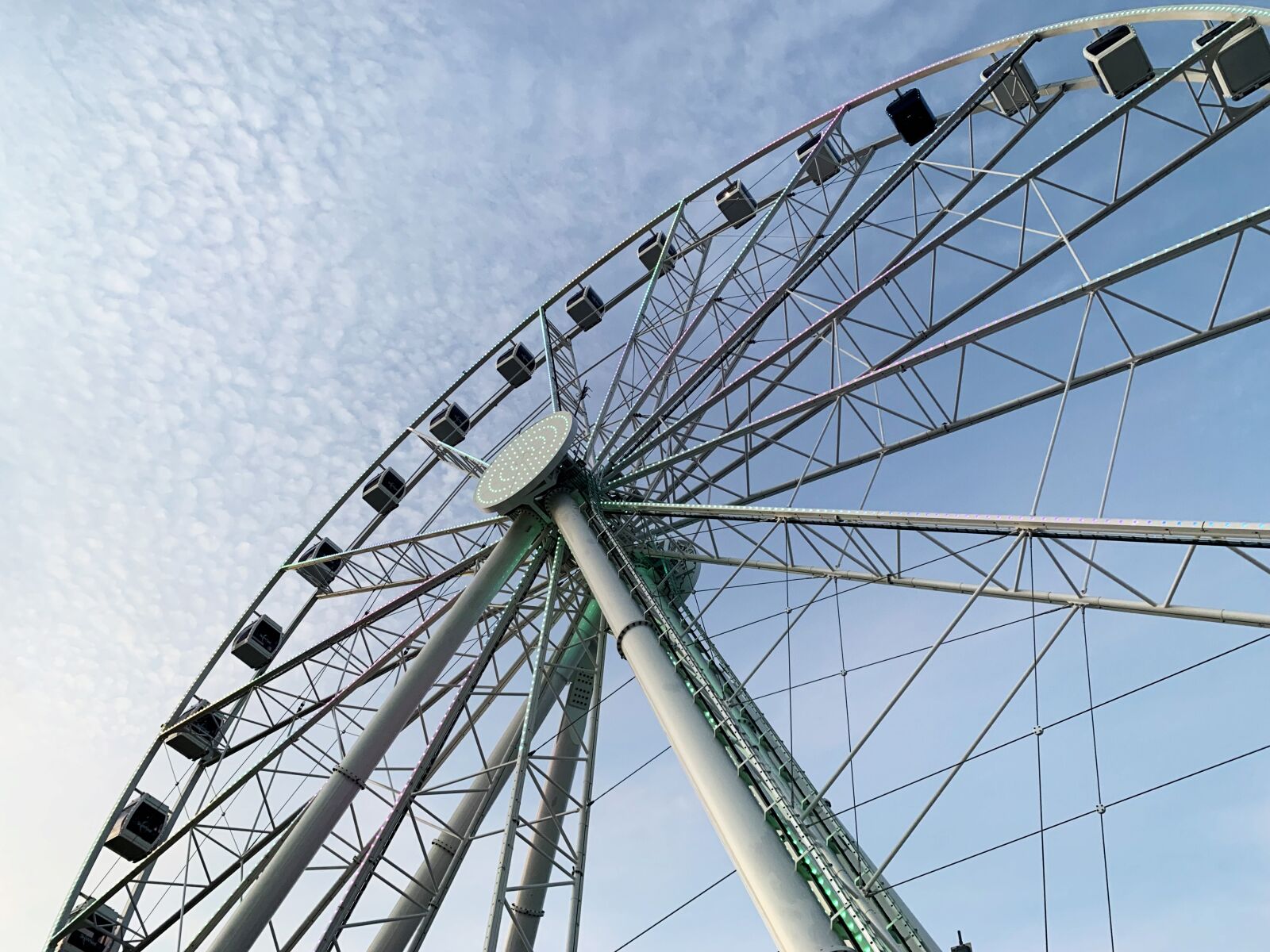 Apple iPhone XR sample photo. Ferris wheel, ride, entertainment photography