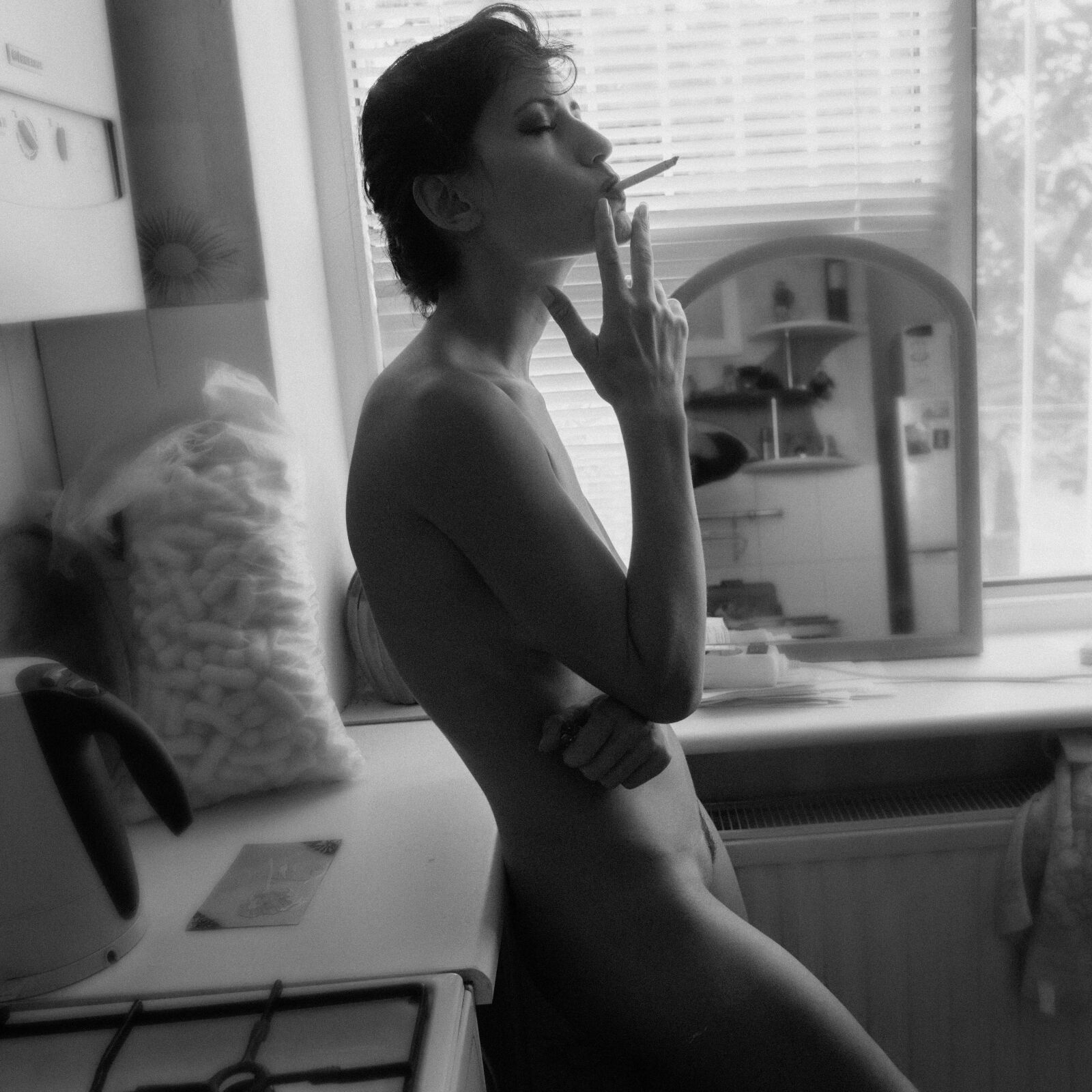 Nikon D800 sample photo. Smoke, model, woman photography