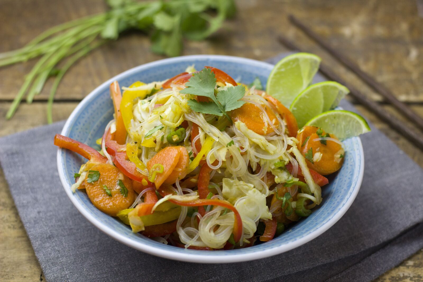 Canon EOS 600D (Rebel EOS T3i / EOS Kiss X5) + Canon EF 50mm F1.8 STM sample photo. Glass noodle salad, salad photography