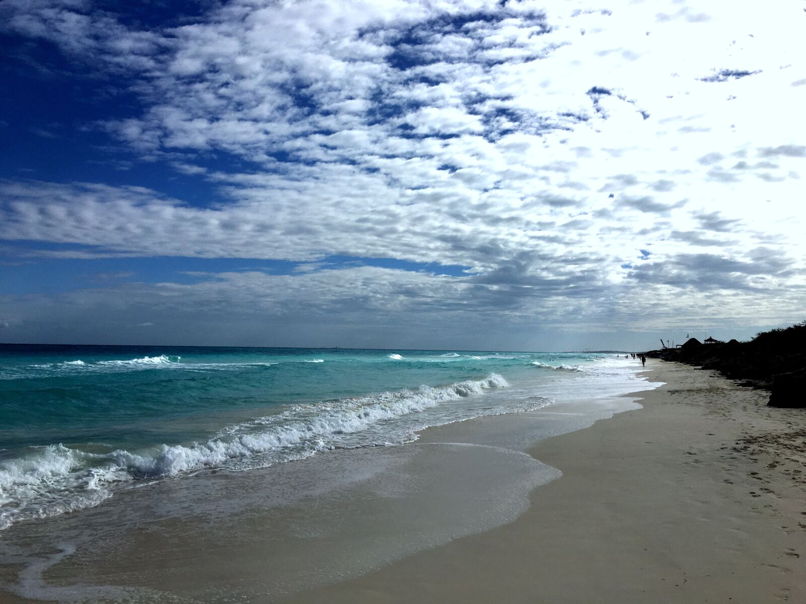 Apple iPhone 6s Plus sample photo. Beach, clouds, sky photography