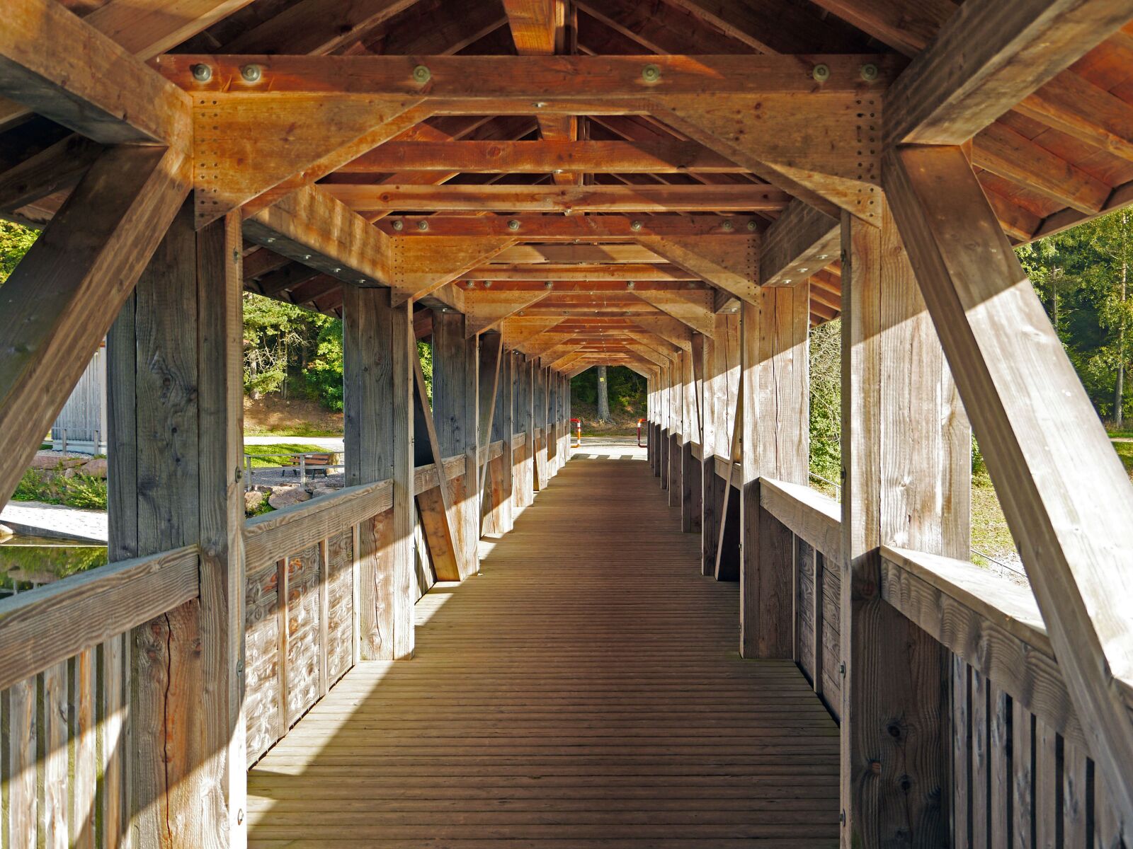 Panasonic Lumix DMC-GH3 sample photo. Pedestrian bridge, covered, truss photography