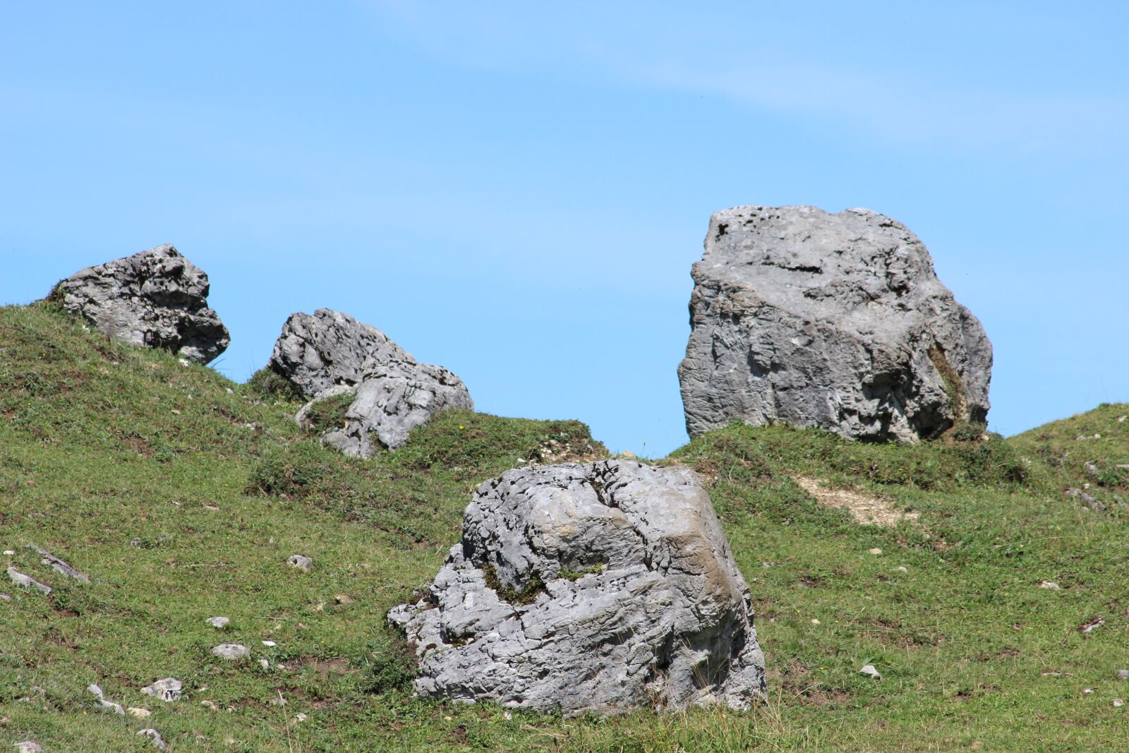 Canon EOS 600D (Rebel EOS T3i / EOS Kiss X5) sample photo. Mountain, stone formation, nature photography