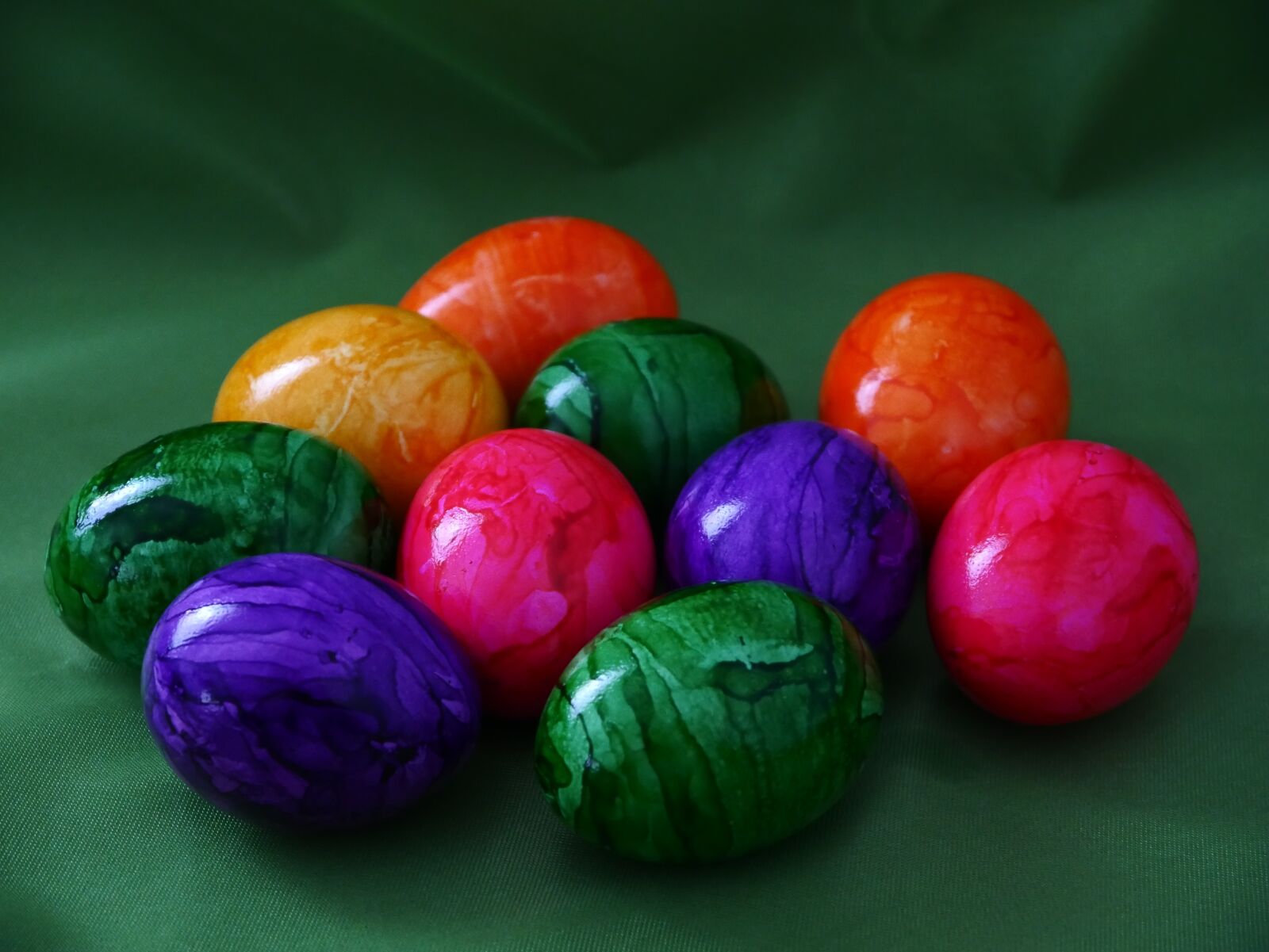 Panasonic DMC-G70 sample photo. Easter, easter eggs, colored photography