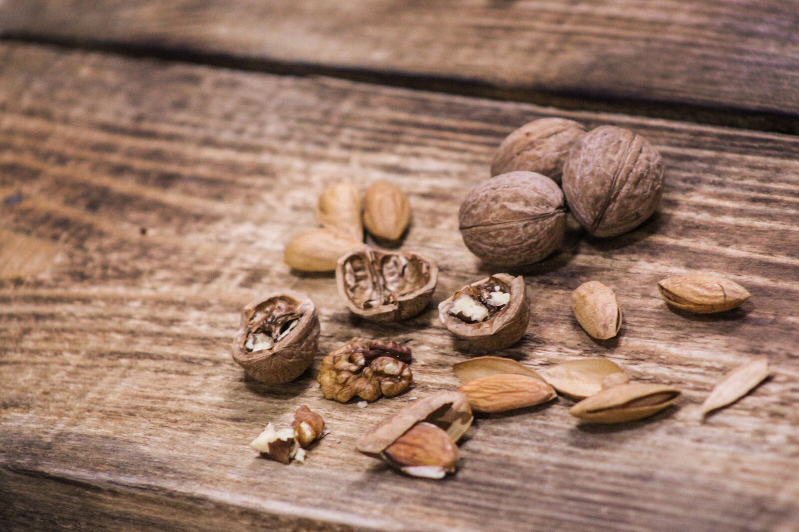 Canon EOS 500D (EOS Rebel T1i / EOS Kiss X3) sample photo. Nuts, walnut, almond photography